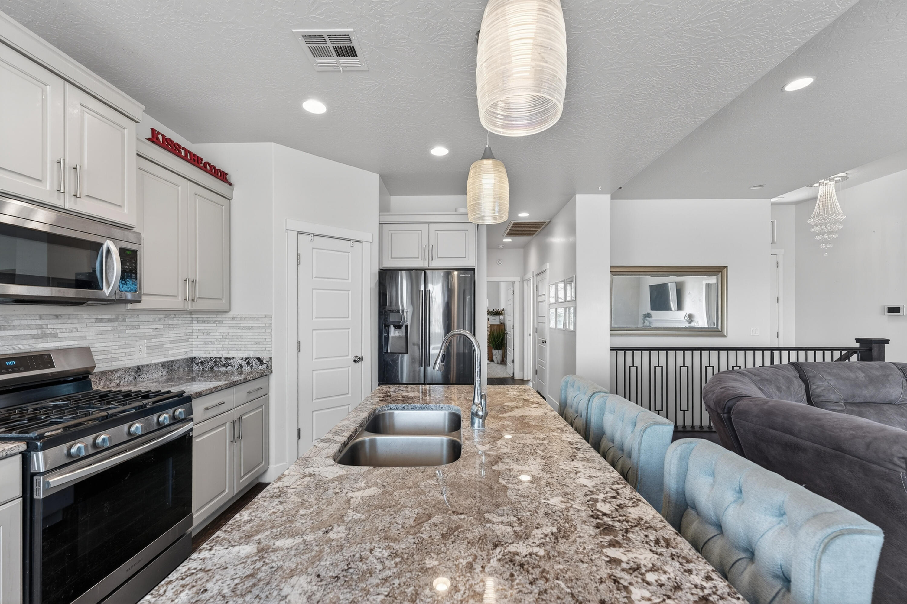SHADOW MOUNTAIN TOWNHOMES - Residential