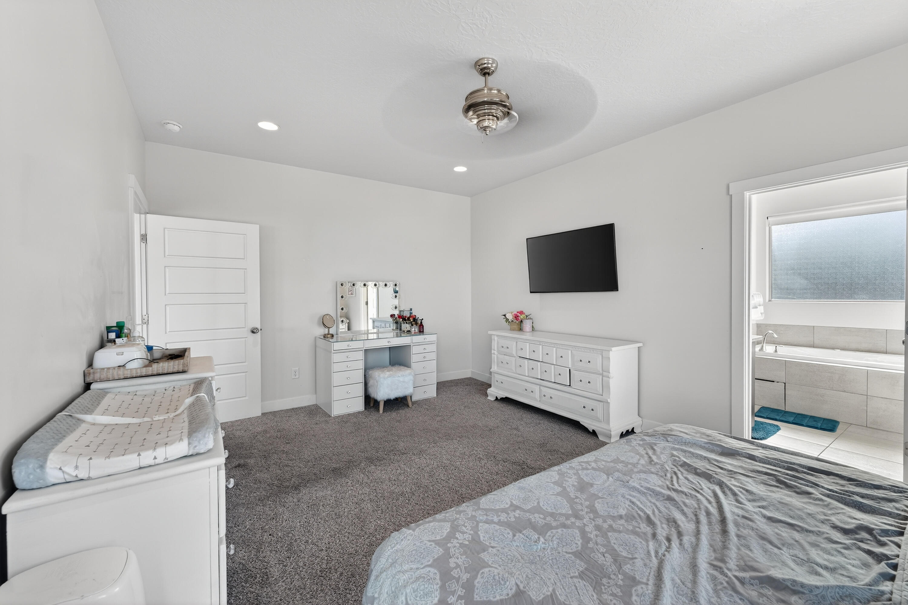 SHADOW MOUNTAIN TOWNHOMES - Residential