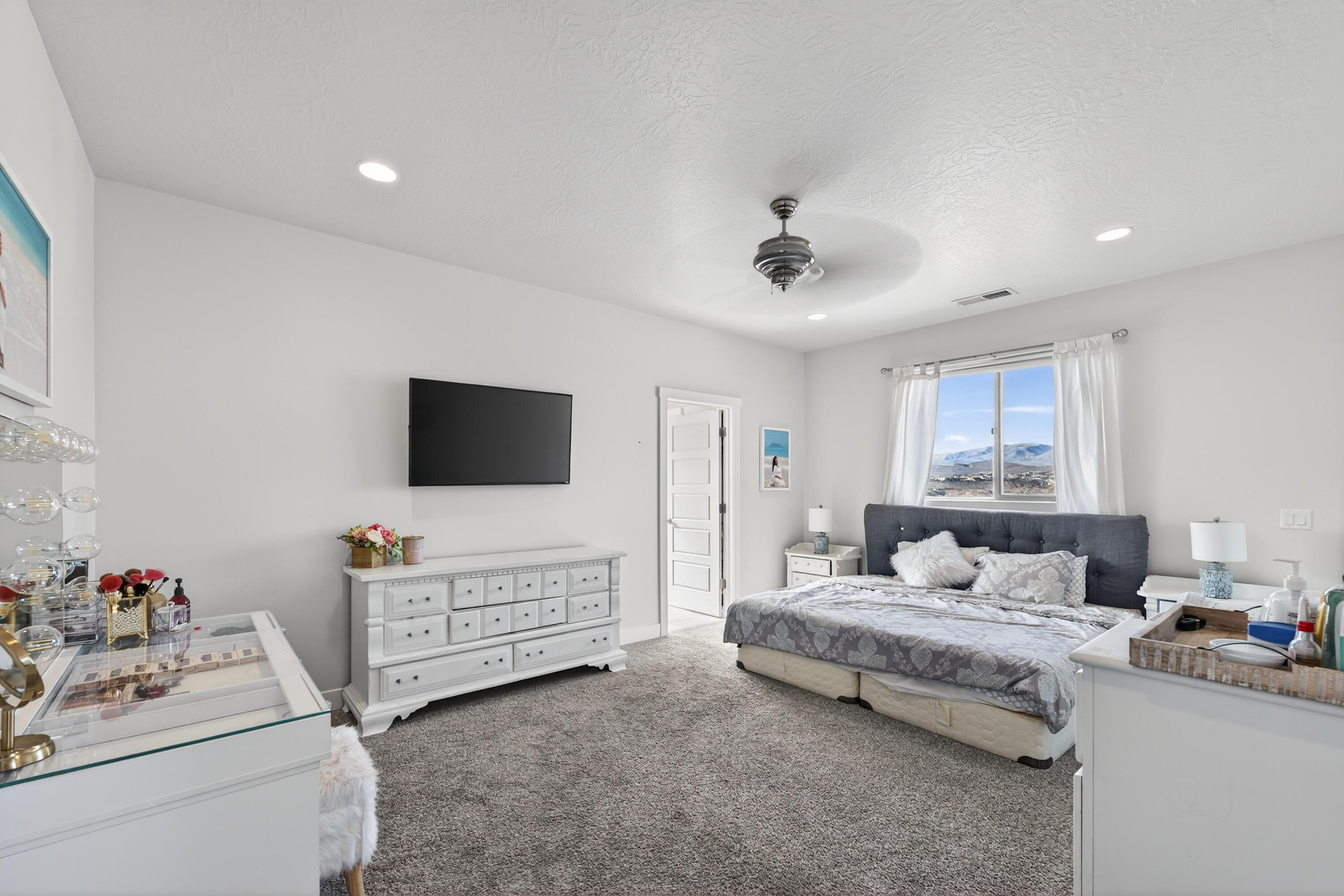 SHADOW MOUNTAIN TOWNHOMES - Residential