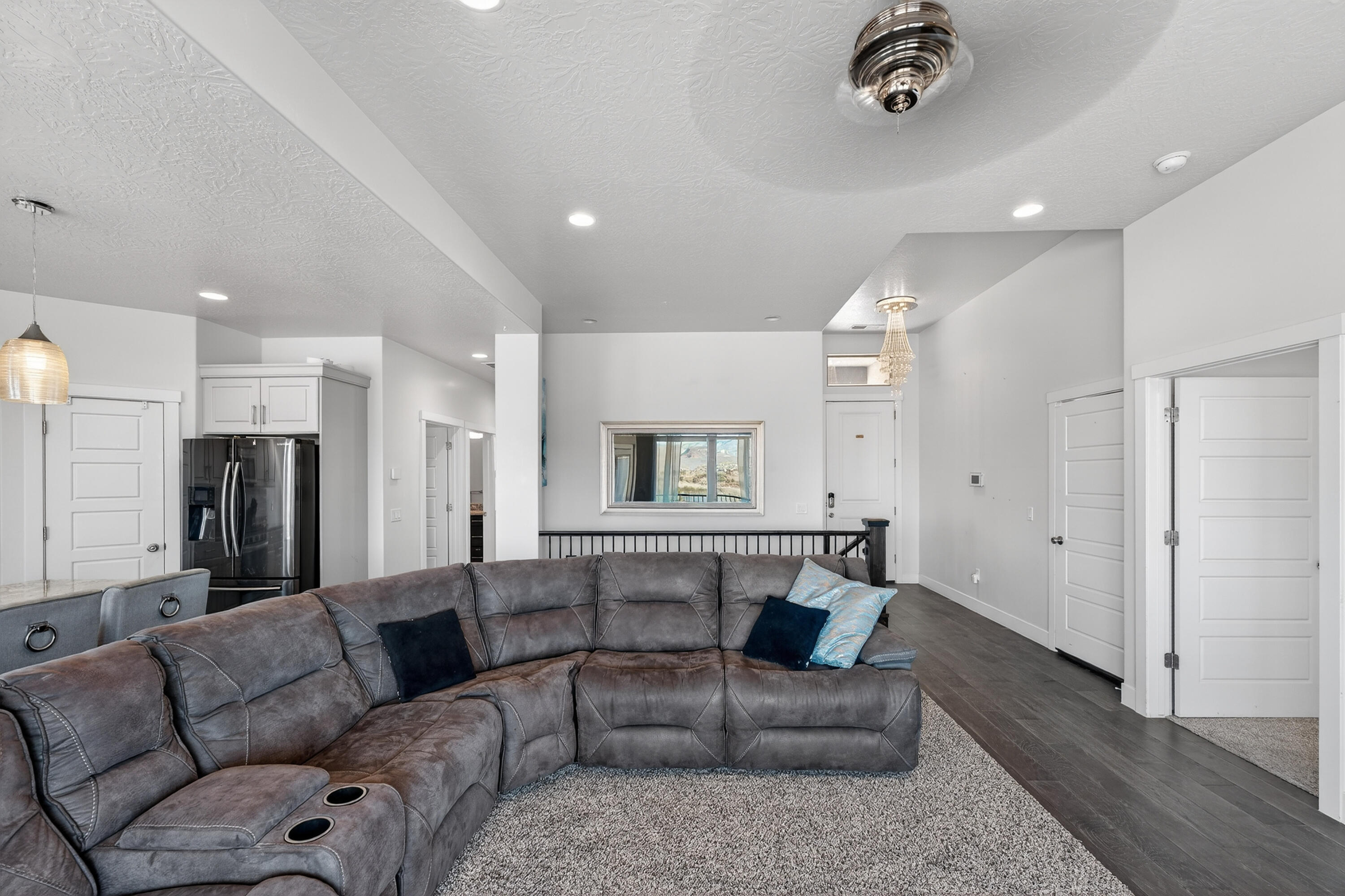 SHADOW MOUNTAIN TOWNHOMES - Residential