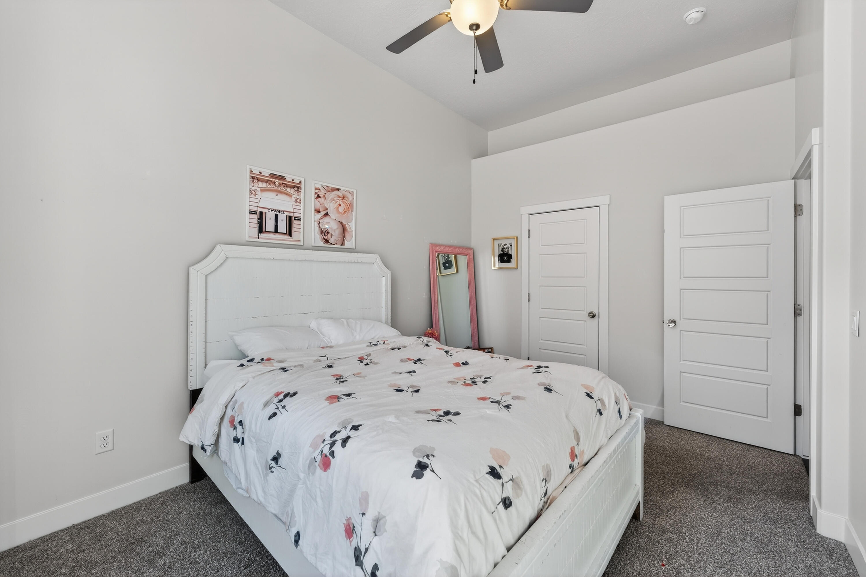 SHADOW MOUNTAIN TOWNHOMES - Residential