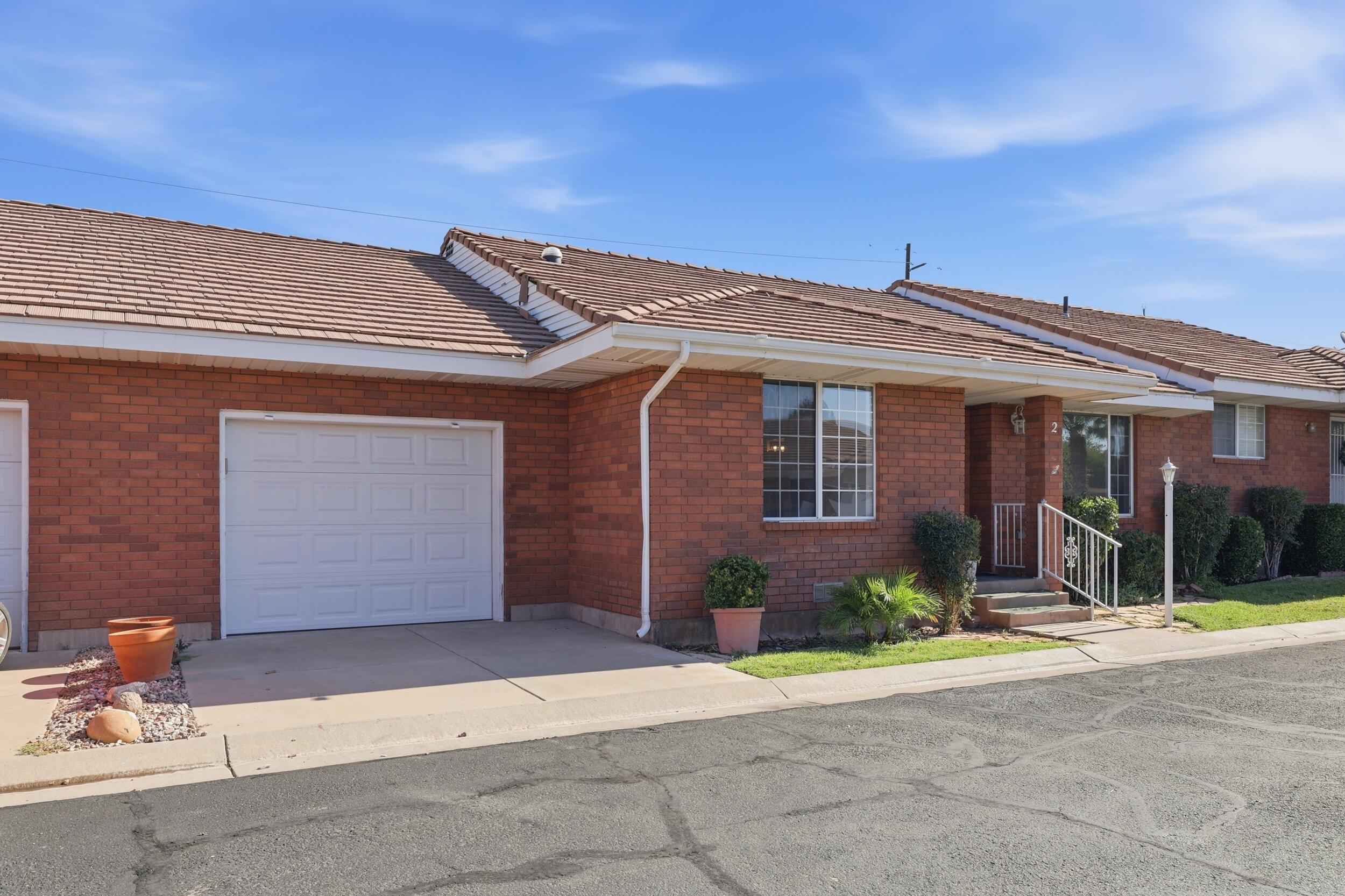 HERITAGE LANE TOWNHOMES - Residential