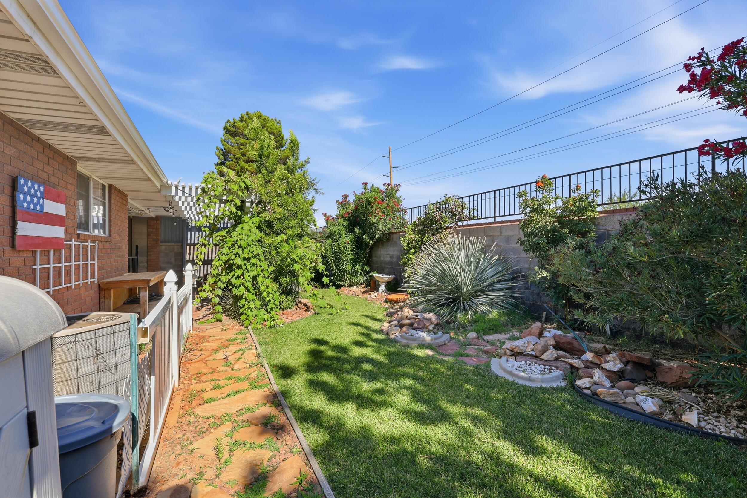 HERITAGE LANE TOWNHOMES - Residential
