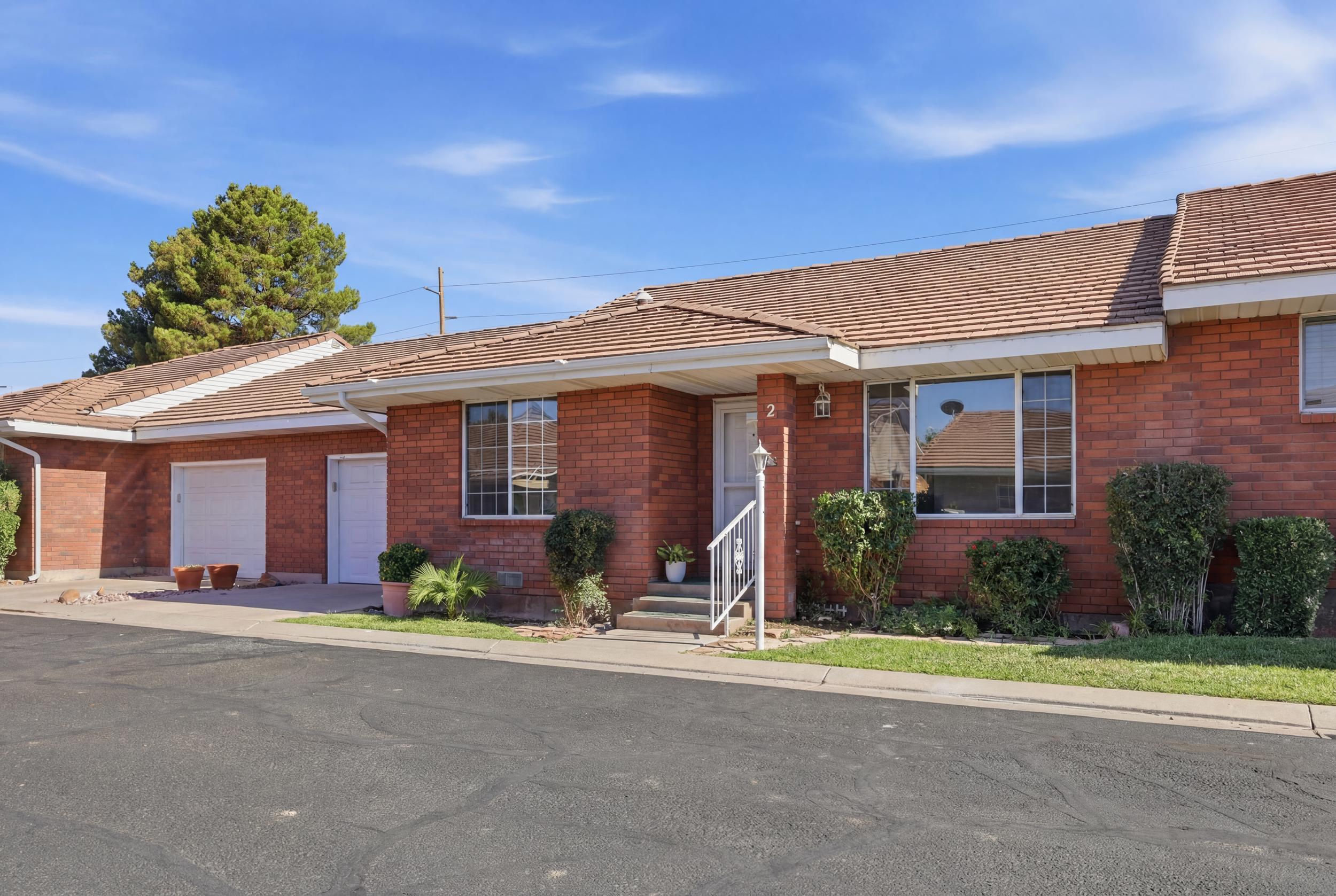 HERITAGE LANE TOWNHOMES - Residential