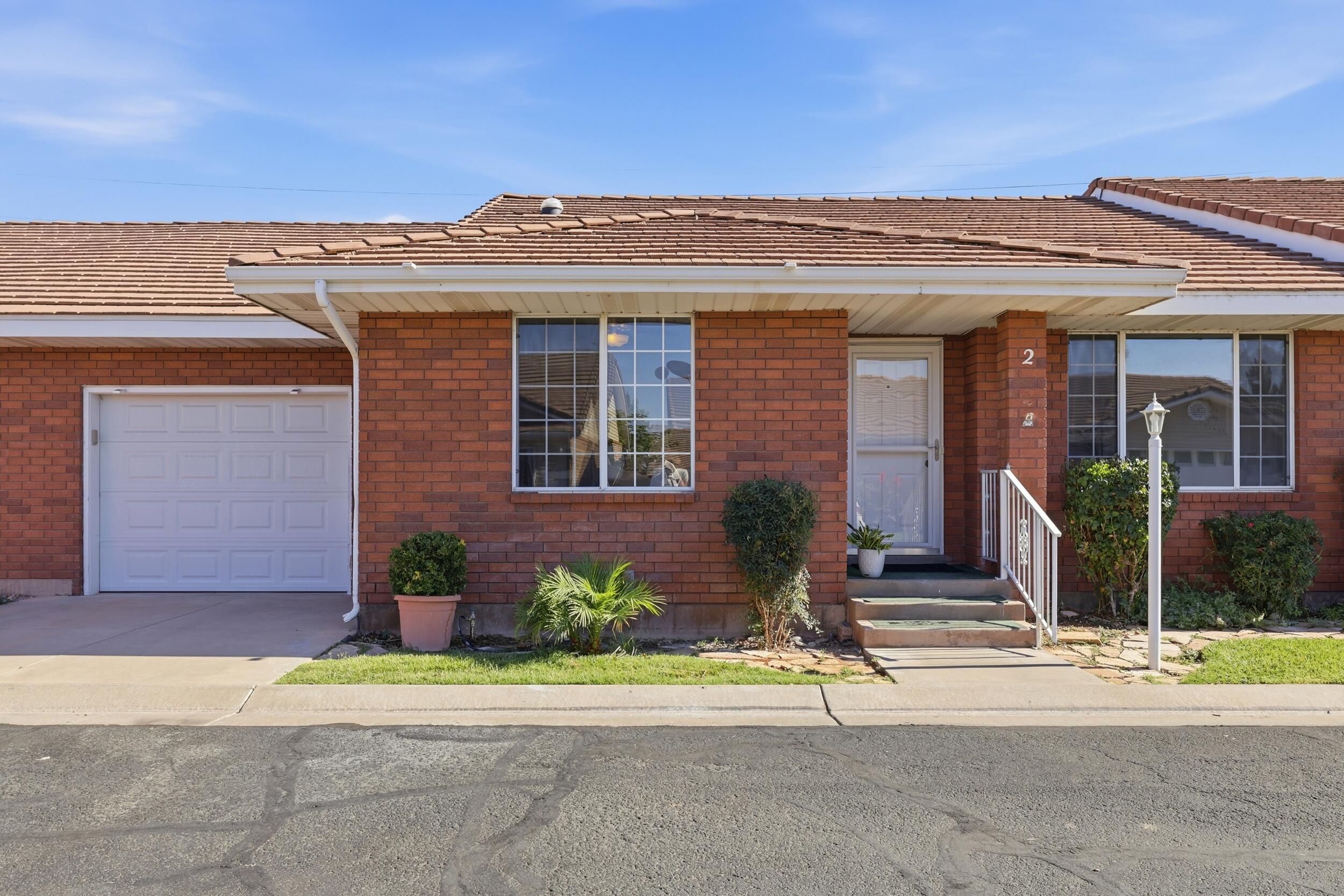 HERITAGE LANE TOWNHOMES - Residential