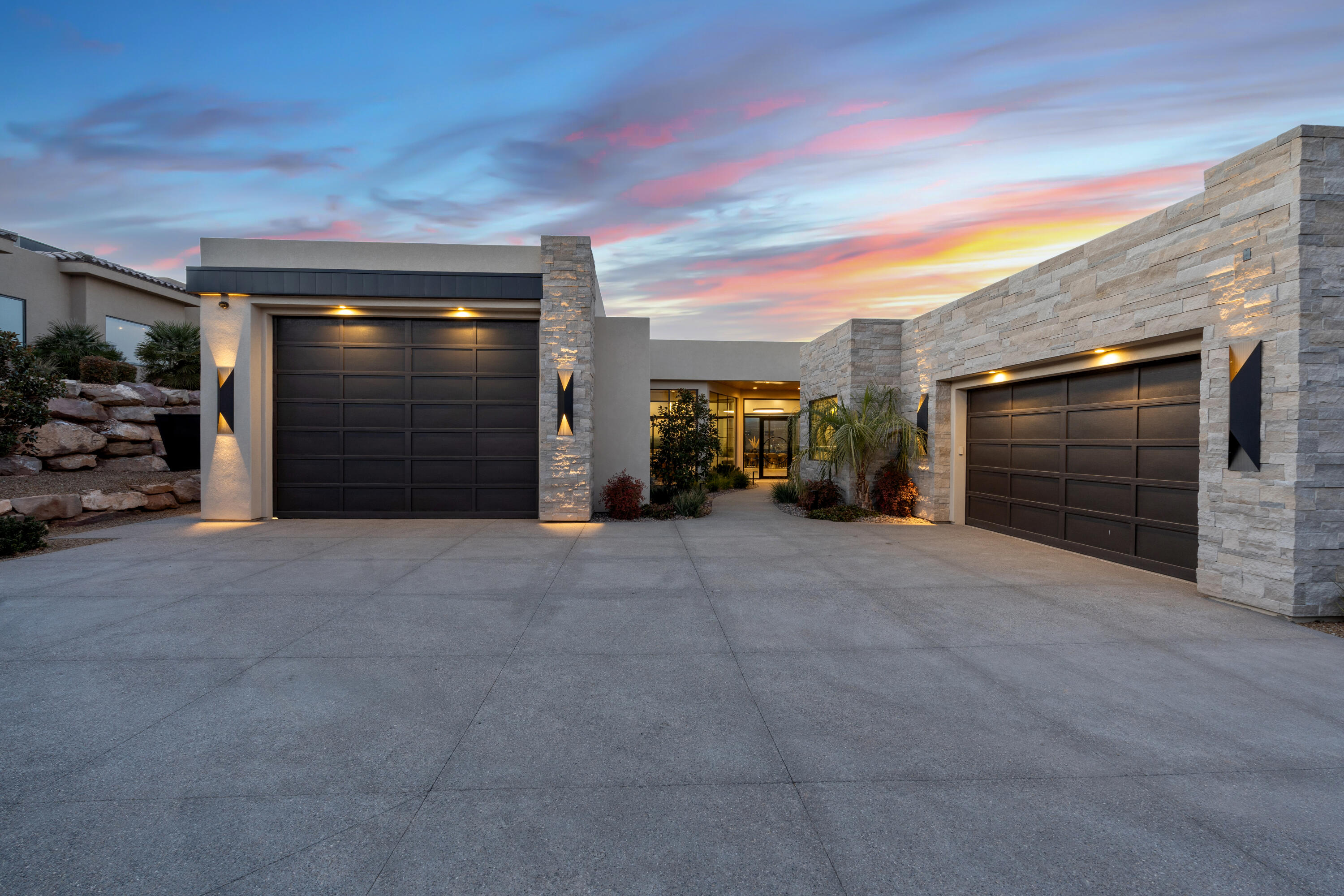 STONE CLIFF - Residential