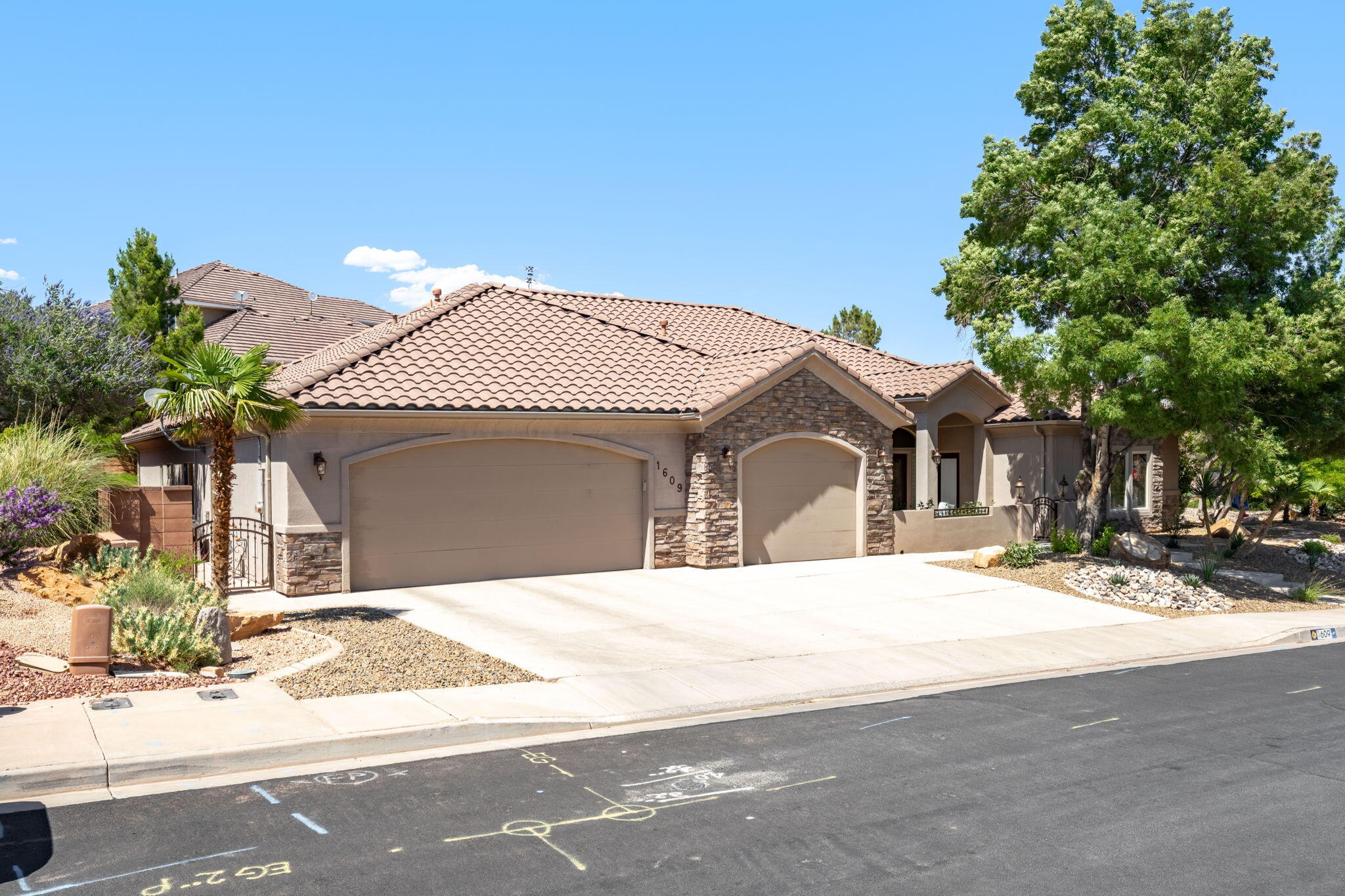 EAST RIDGE - Residential
