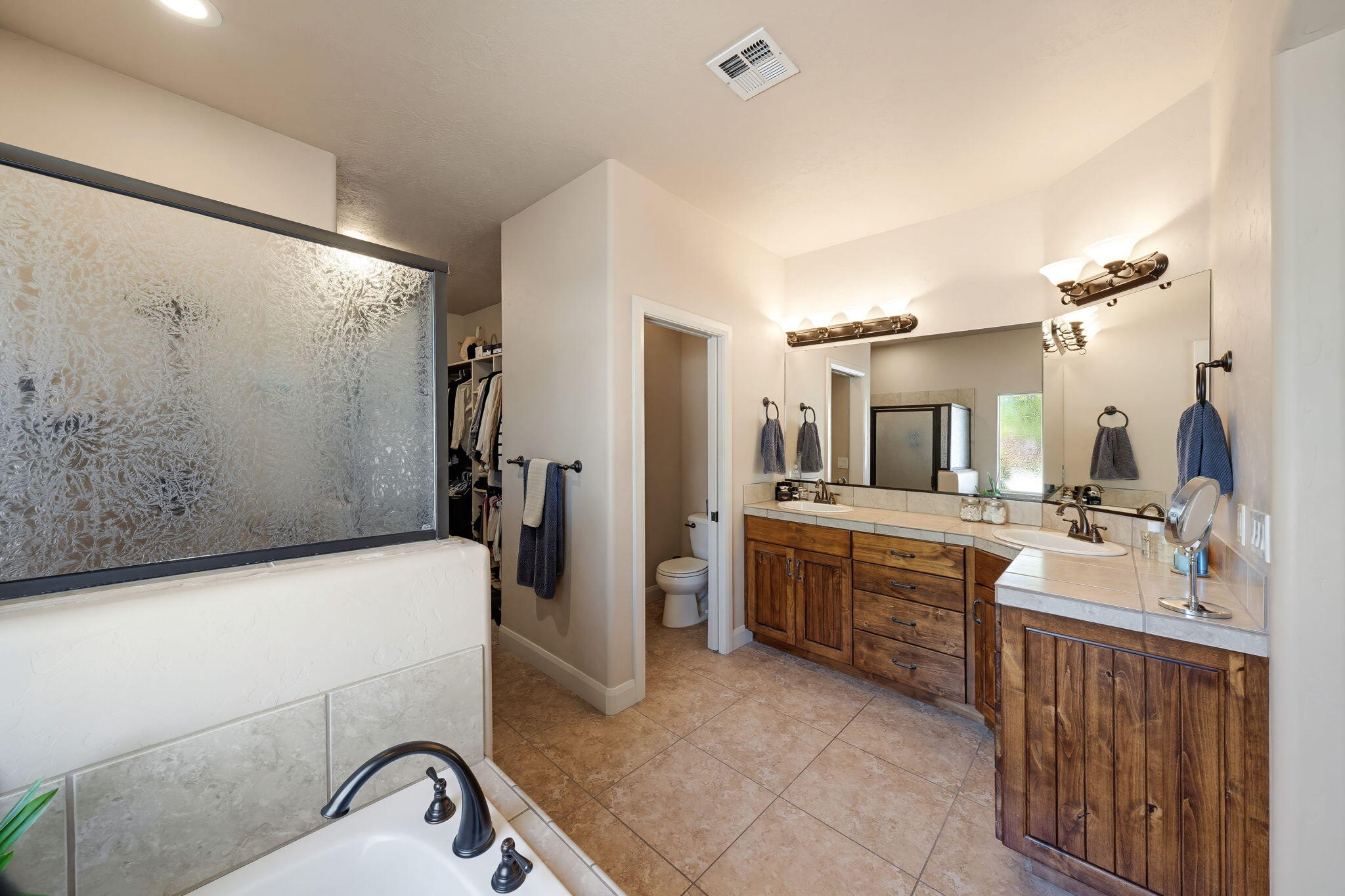EAST RIDGE - Residential
