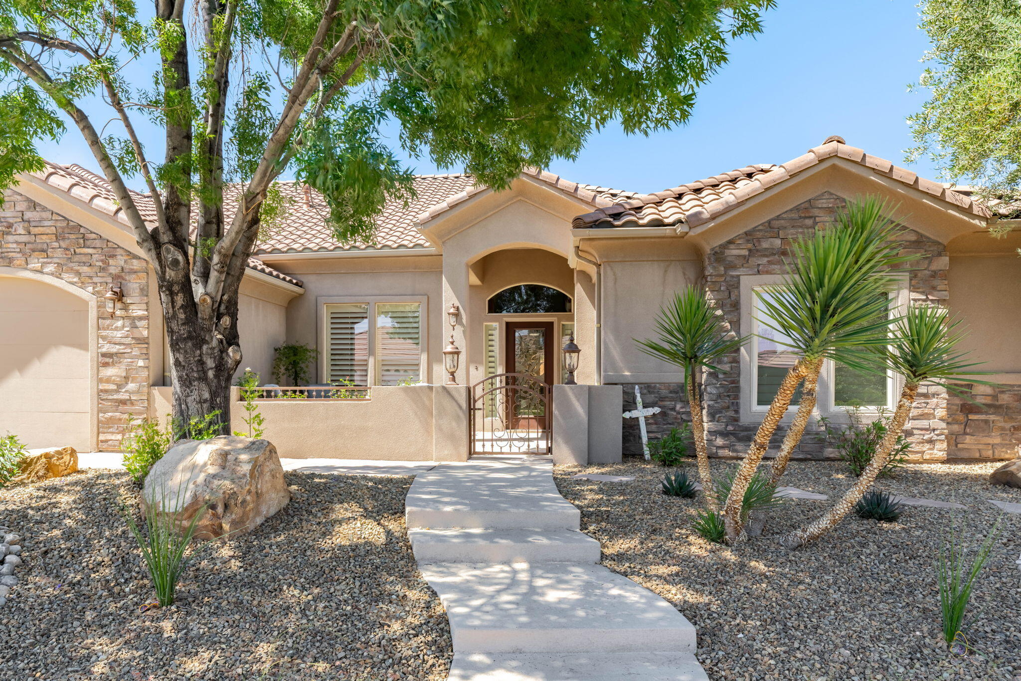 EAST RIDGE - Residential