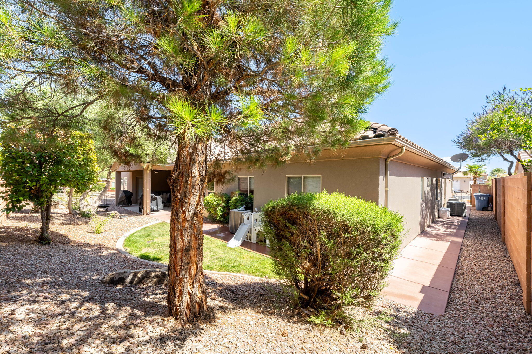 EAST RIDGE - Residential