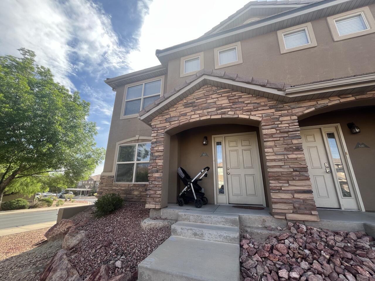END UNIT in Hidden Valley, one of the city's most desirable townhome neighborhoods! This unit is rented but the lease ends 5/31/2026, so could be a great opportunity for first-time buyers. 
Prime location near amenities (pool, clubhouse, pickleball right around the corner). 
Come check it out today! 48 hours notice required for showings.