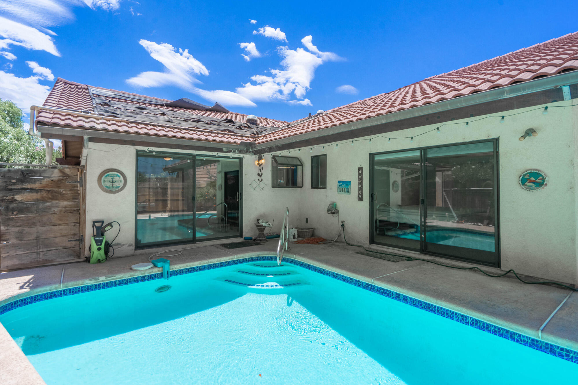 BLOOMINGTON HILLS - Residential