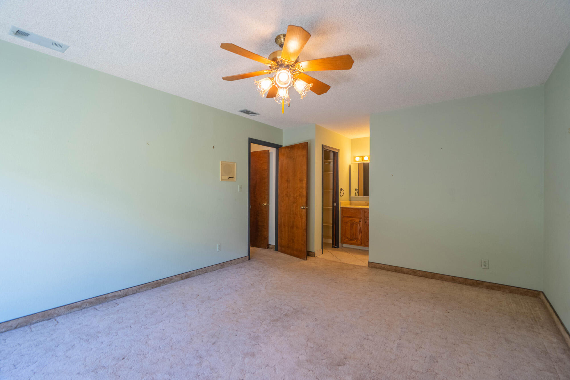 BLOOMINGTON HILLS - Residential