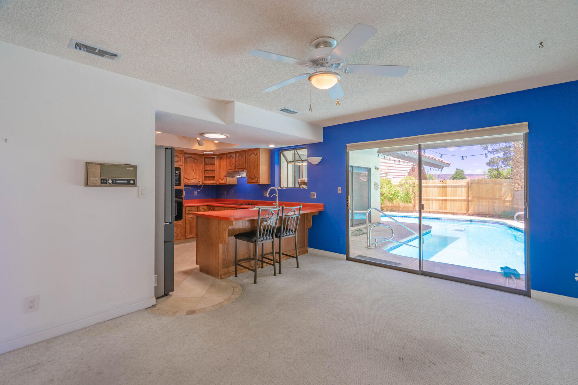 BLOOMINGTON HILLS - Residential