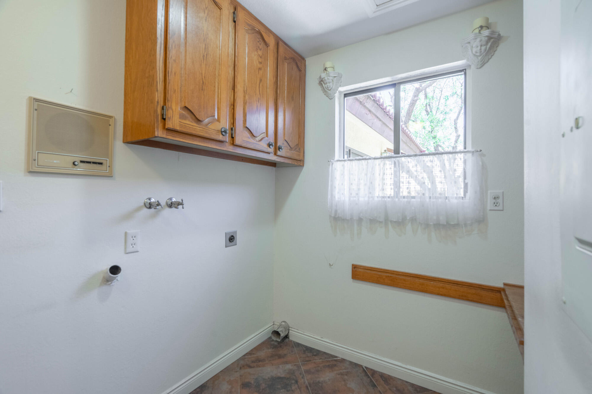BLOOMINGTON HILLS - Residential