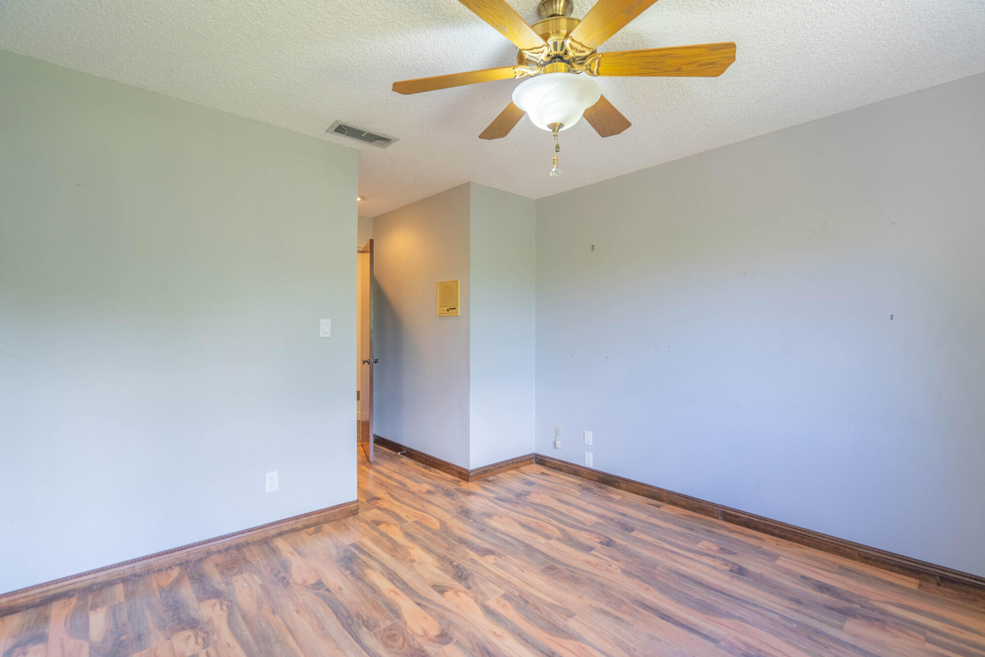 BLOOMINGTON HILLS - Residential