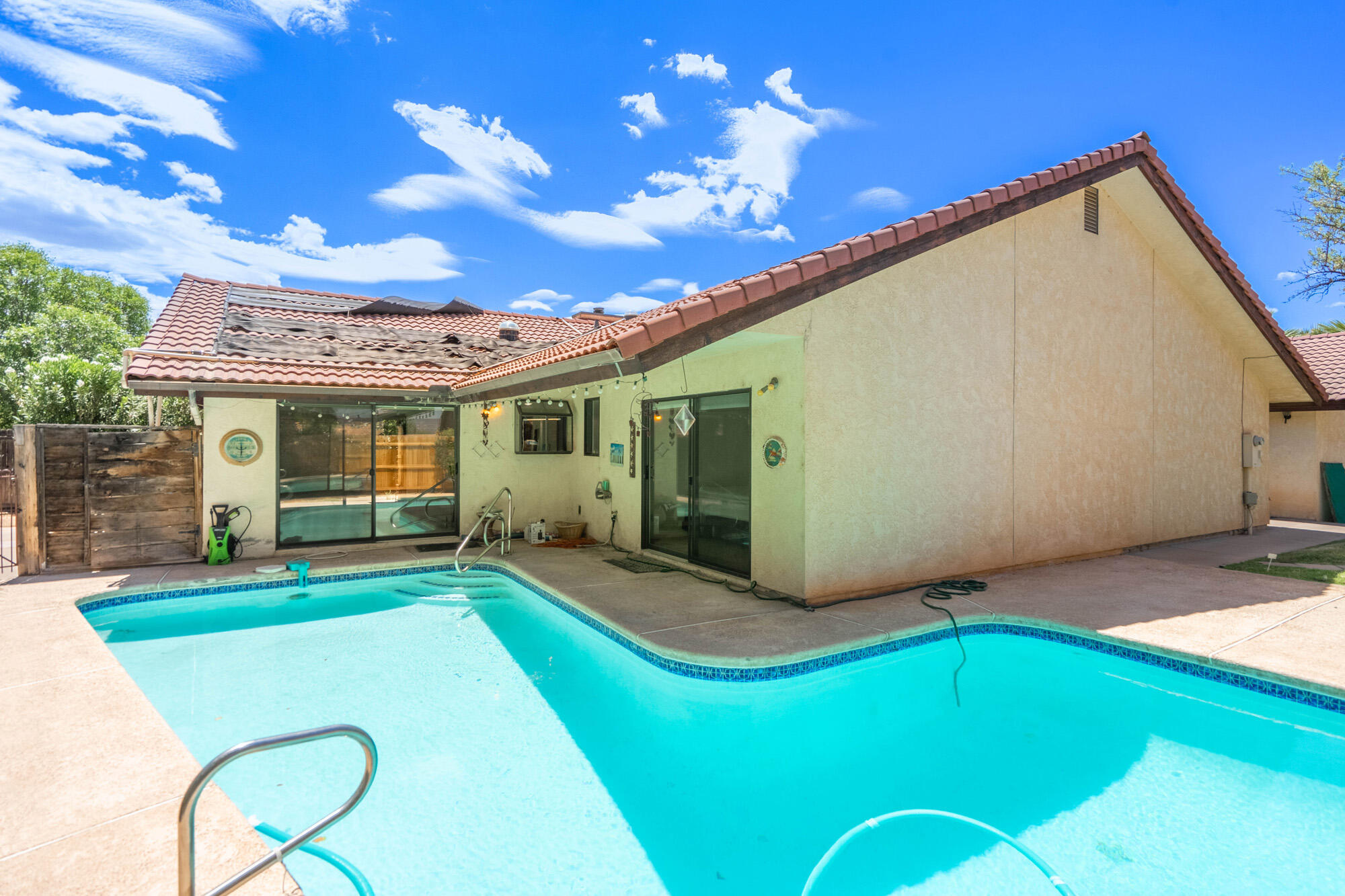 BLOOMINGTON HILLS - Residential