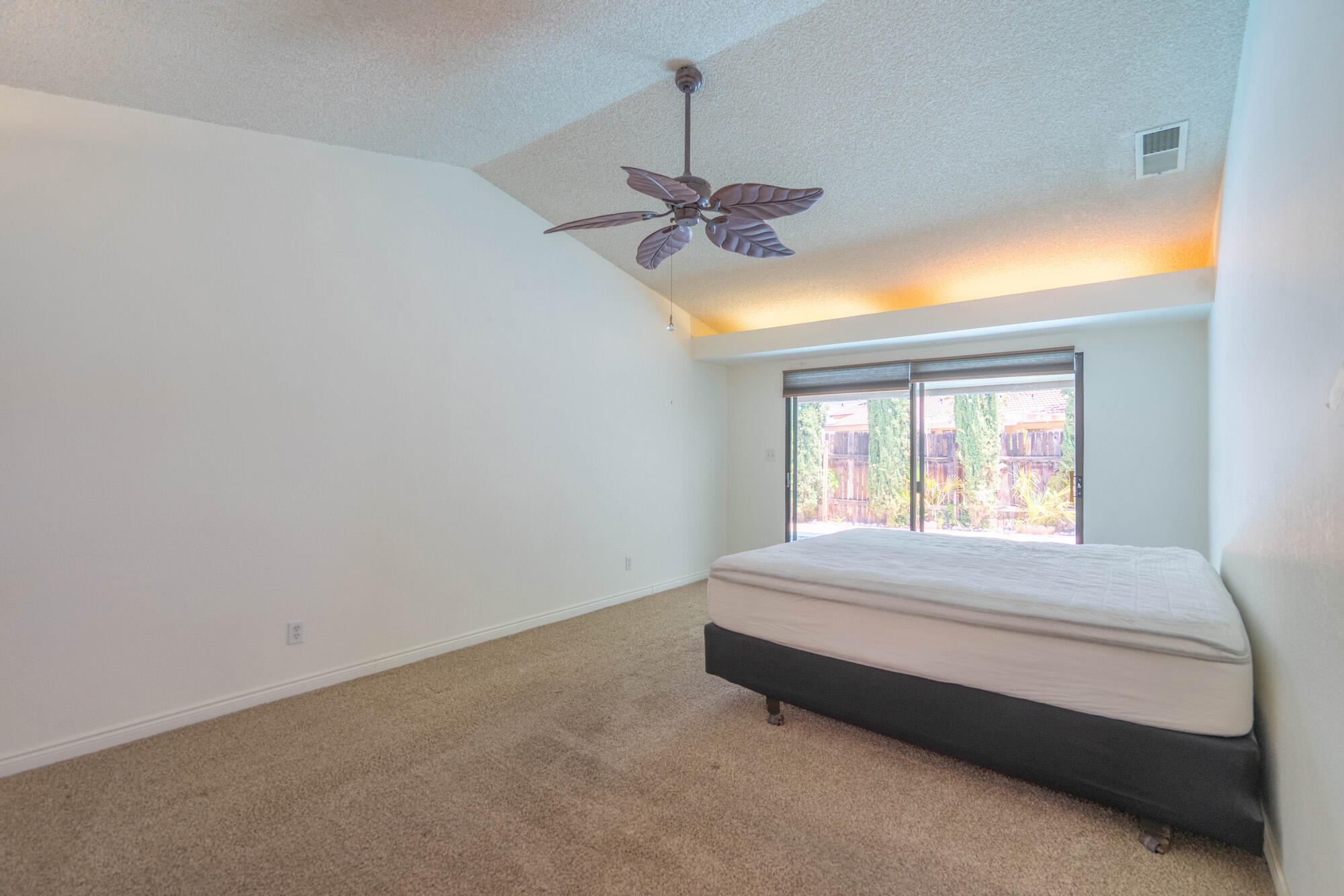 BLOOMINGTON HILLS - Residential