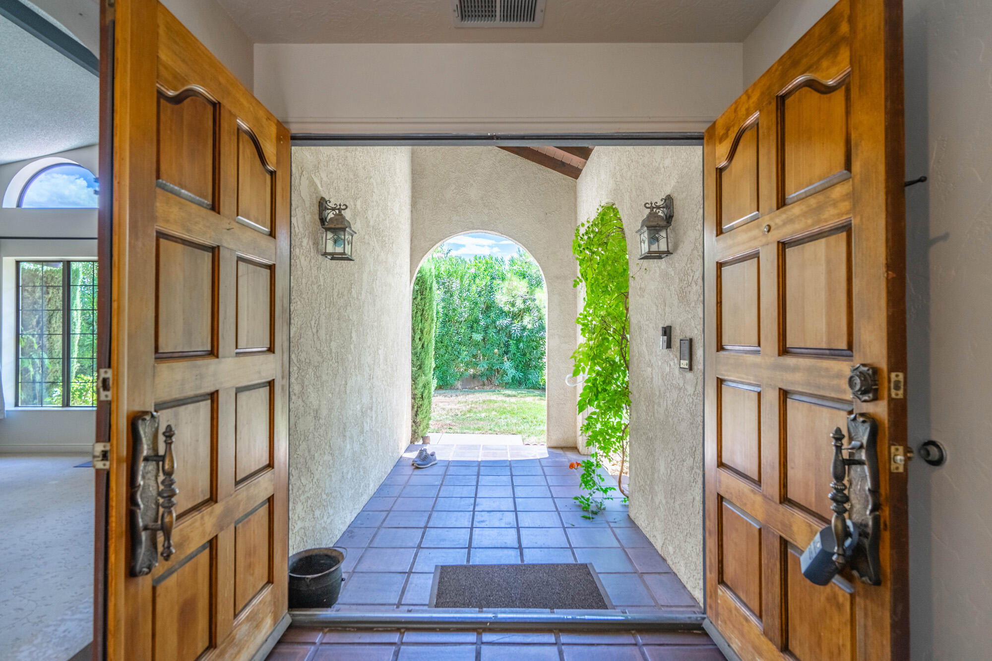 BLOOMINGTON HILLS - Residential