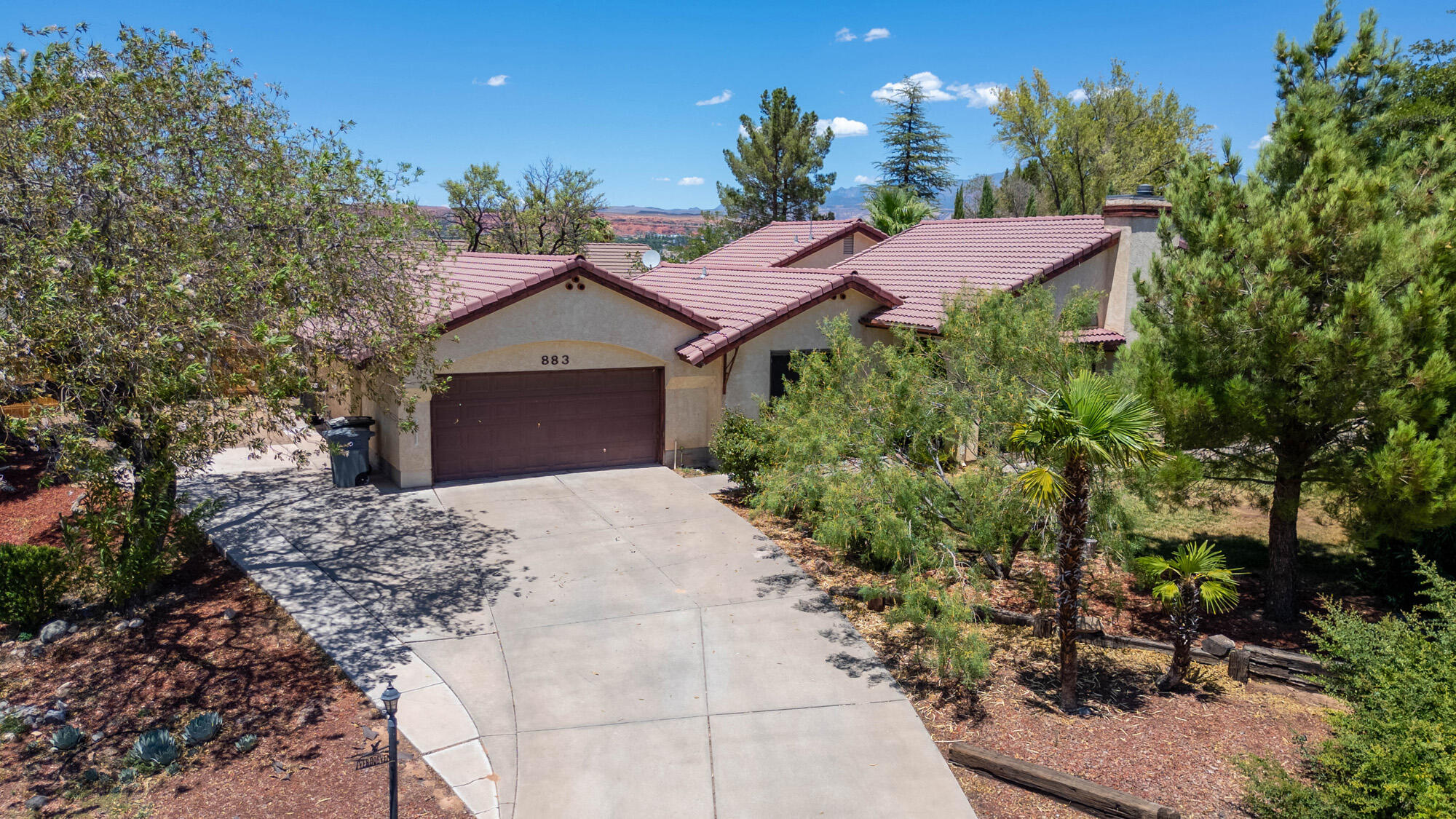 BLOOMINGTON HILLS - Residential