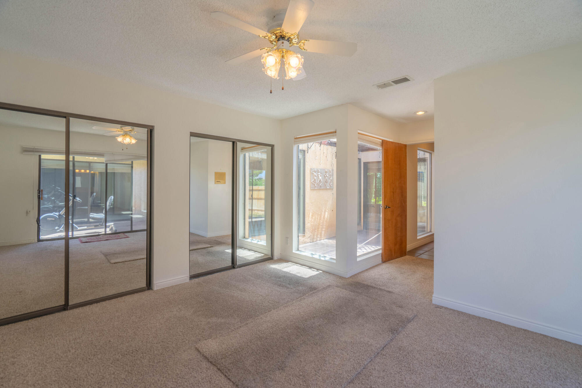 BLOOMINGTON HILLS - Residential