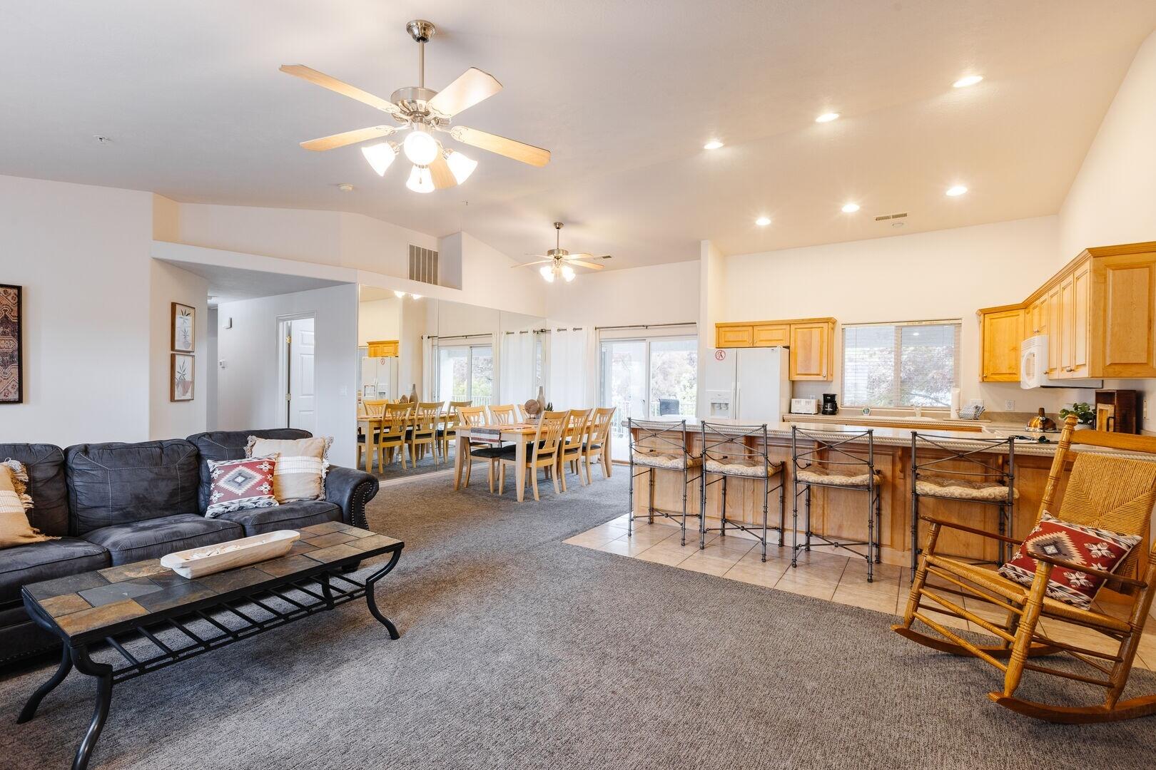 LAS PALMAS RESORT CONDOS - Residential