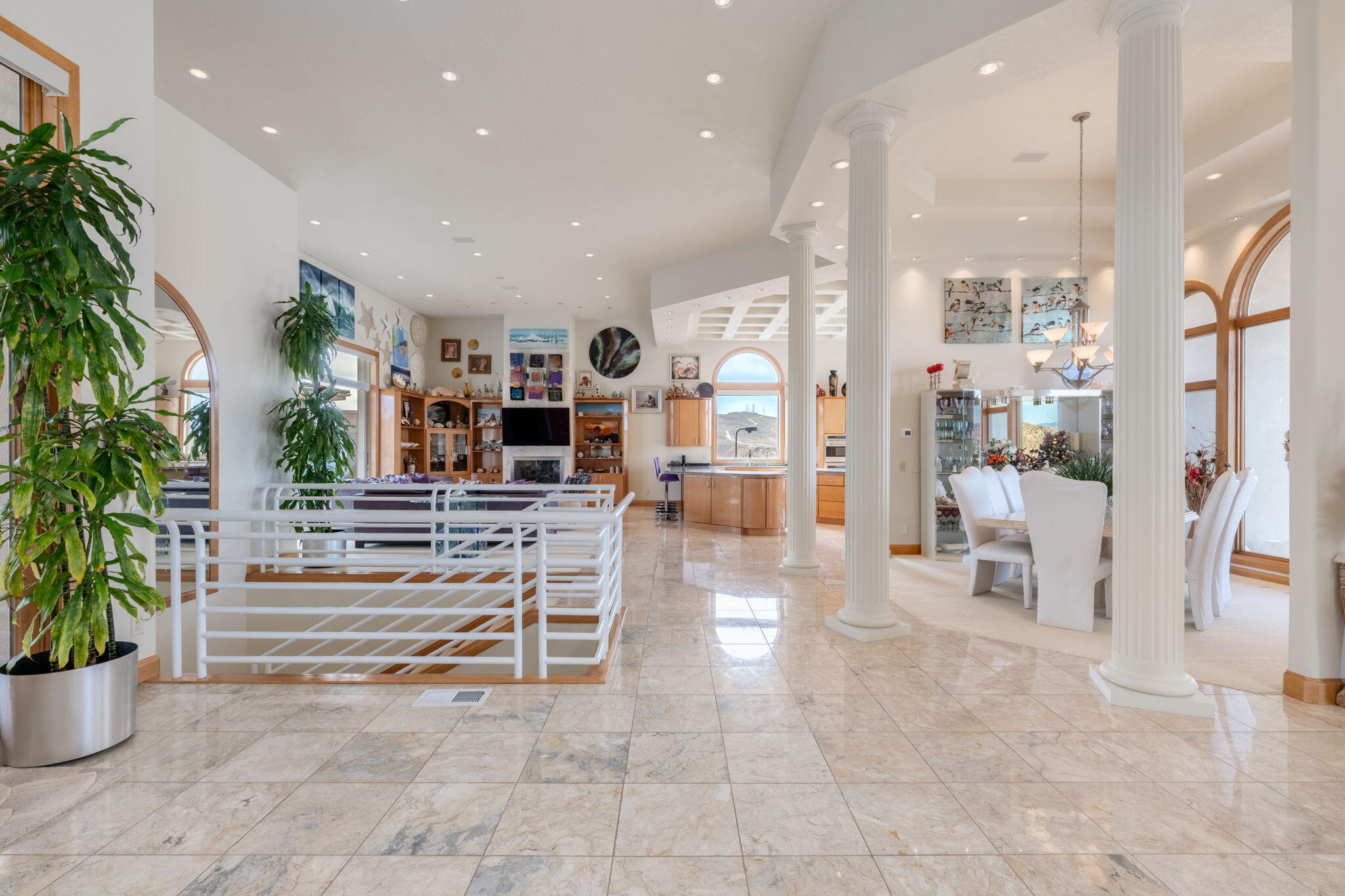FALCON POINT - Residential