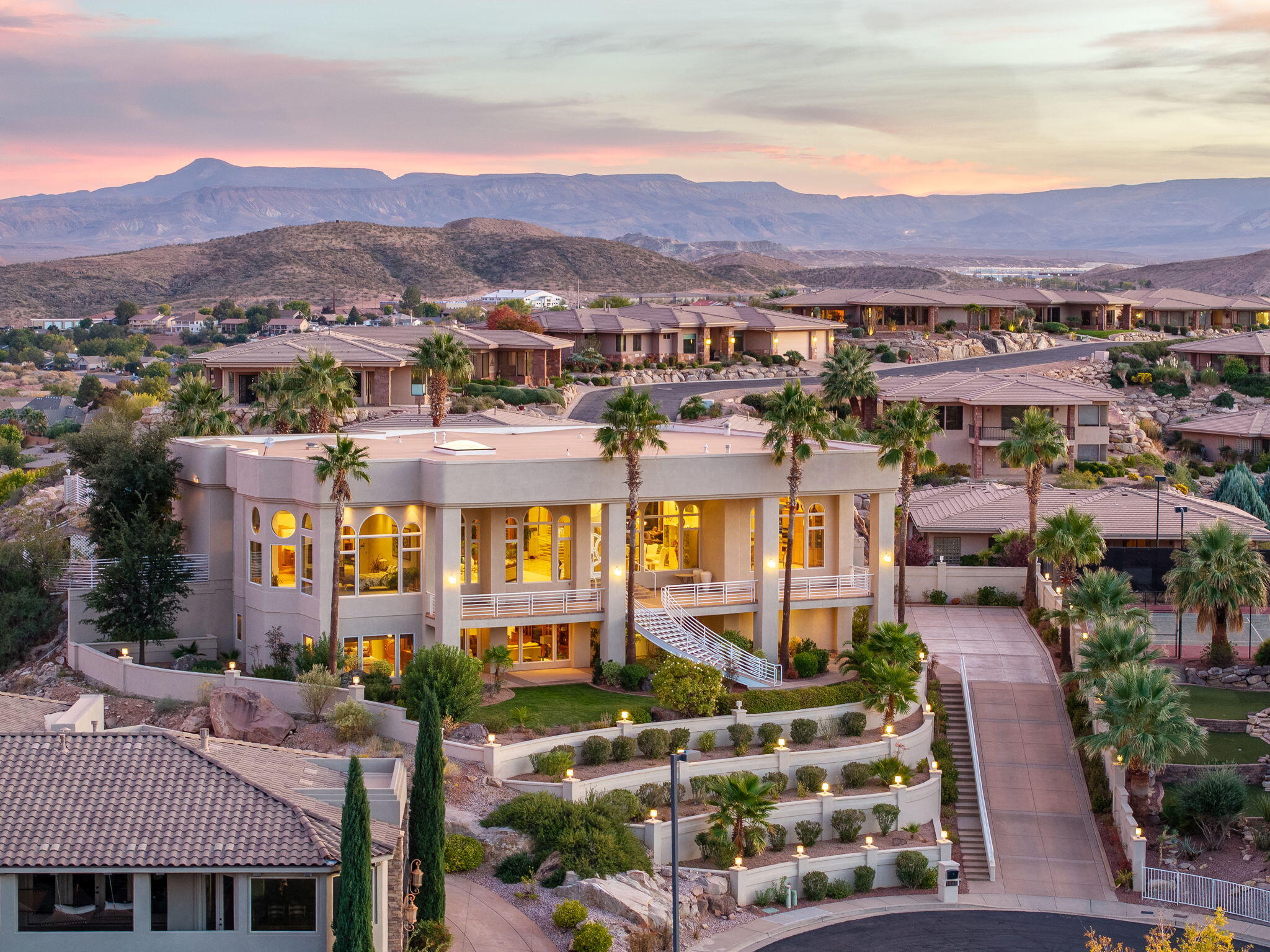 FALCON POINT - Residential