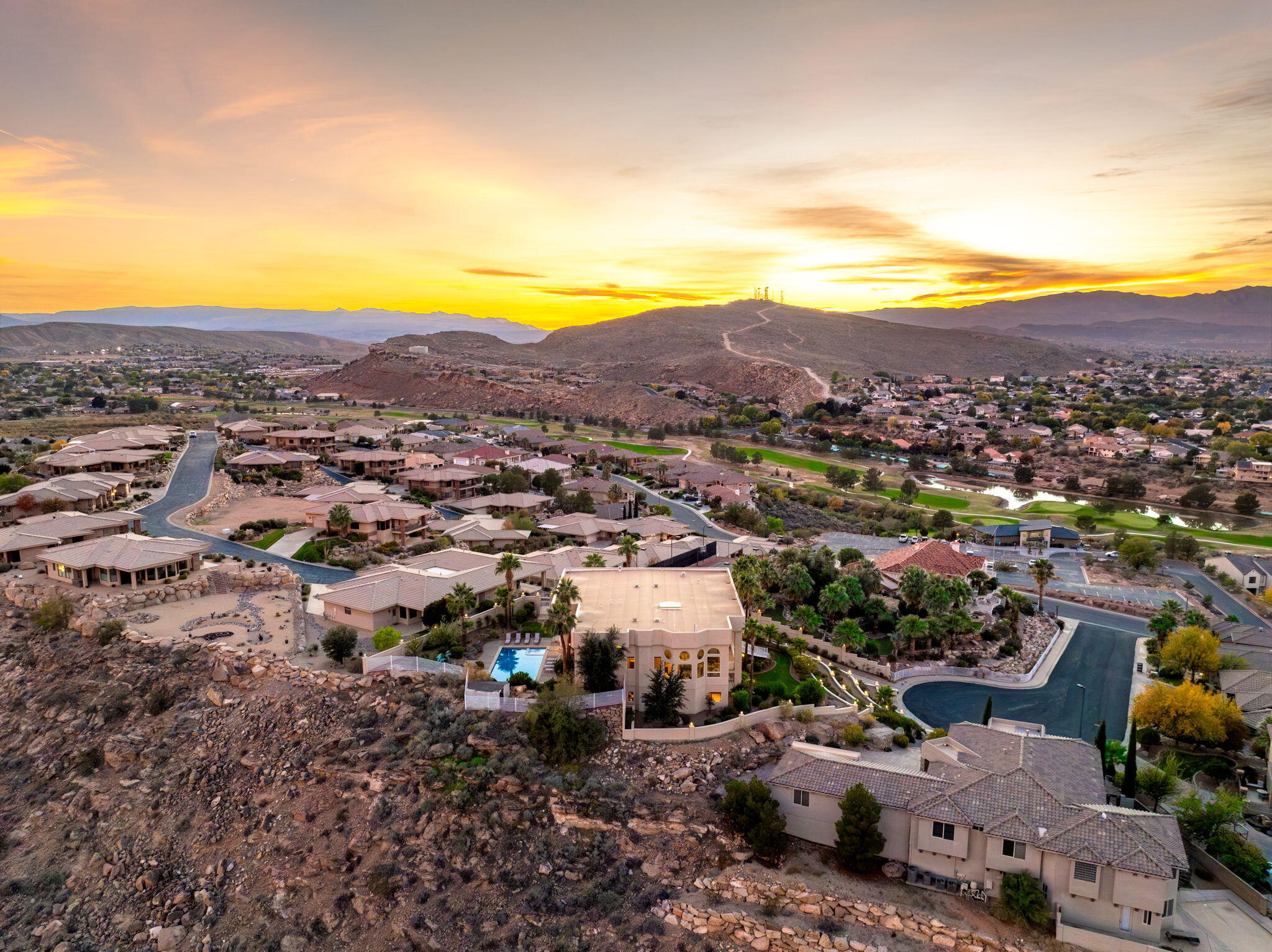 FALCON POINT - Residential