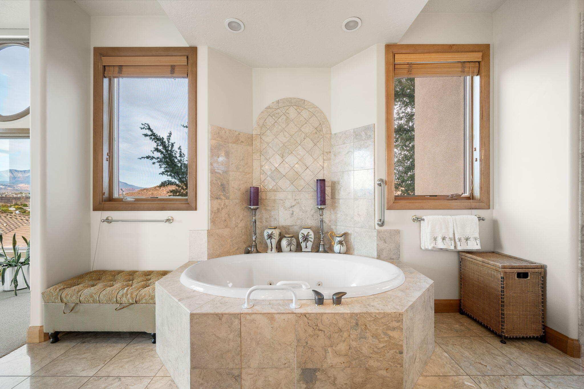 FALCON POINT - Residential
