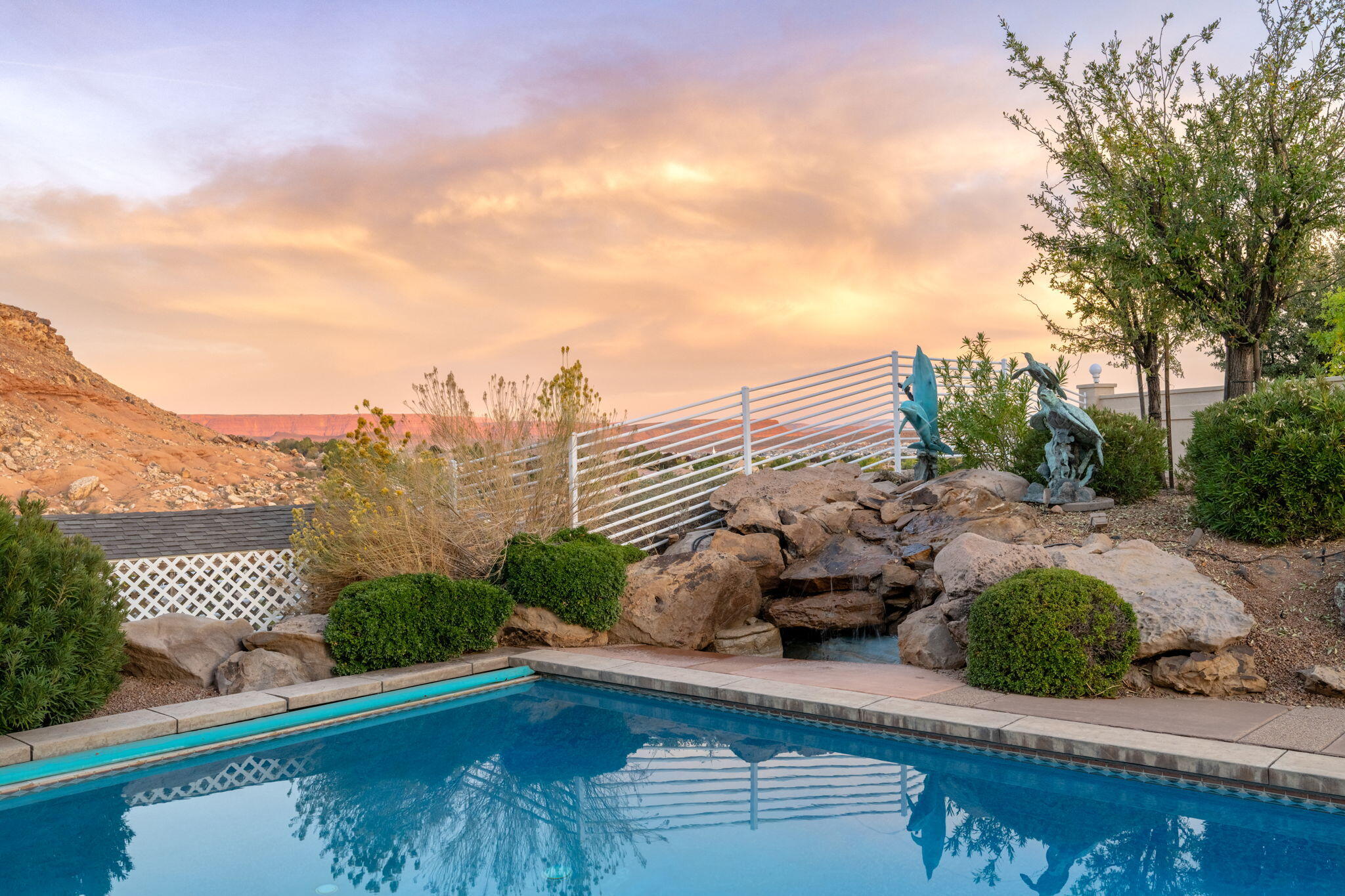 FALCON POINT - Residential