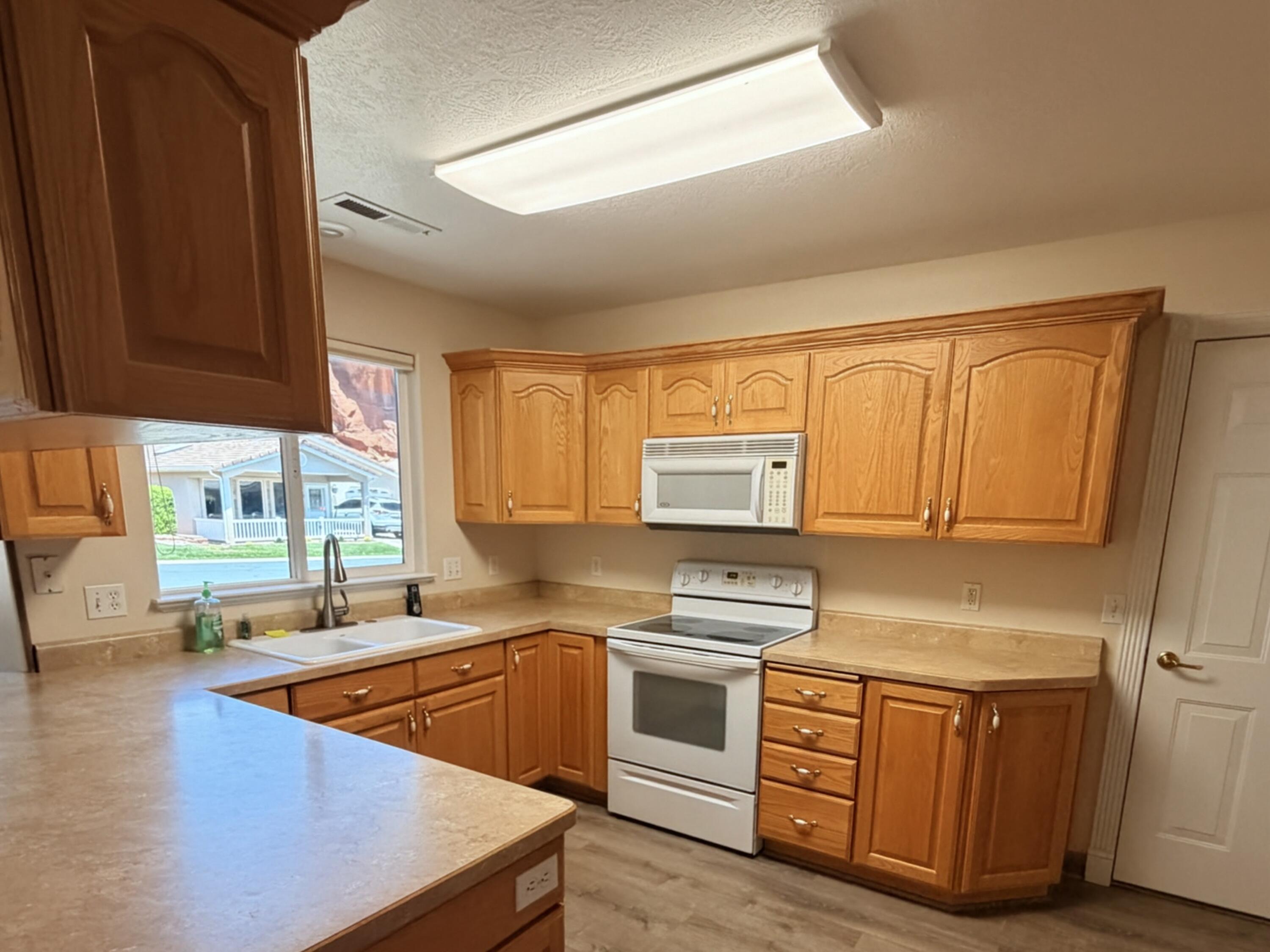 CANYON COVE LEISURE HOME COMMUNITY - Residential