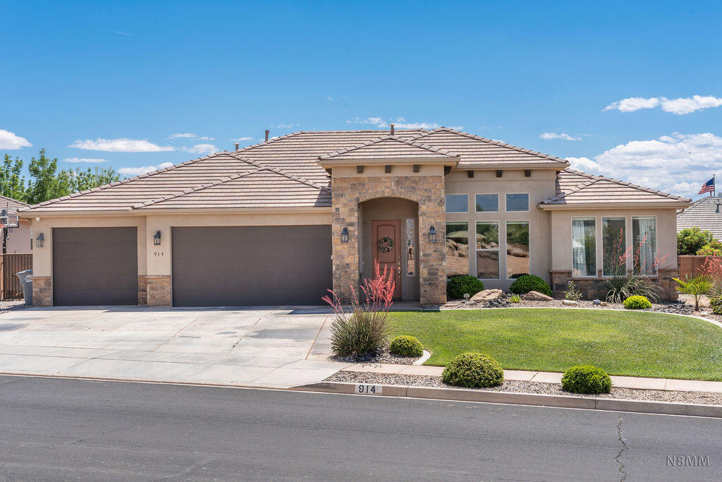 ROADRUNNER RIDGE - Residential