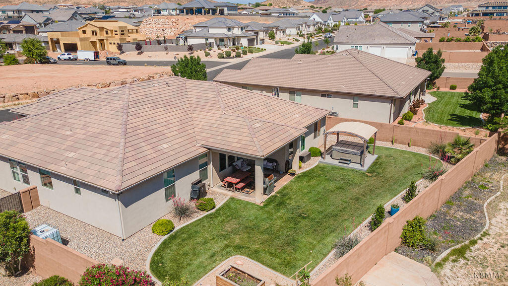 ROADRUNNER RIDGE - Residential