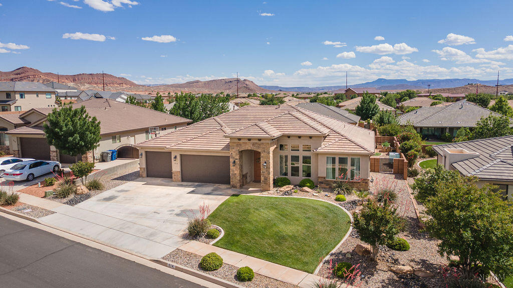 ROADRUNNER RIDGE - Residential