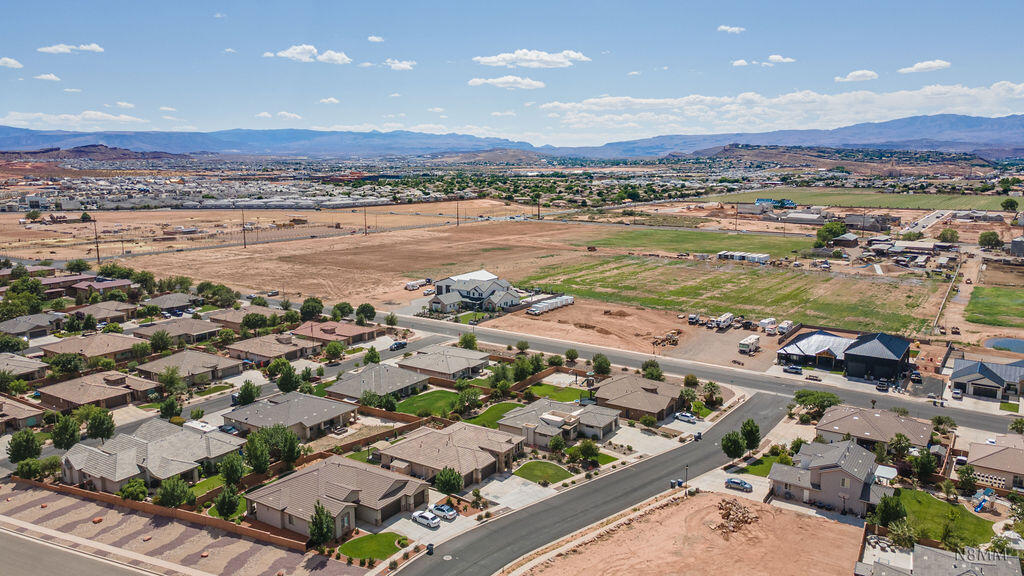 ROADRUNNER RIDGE - Residential