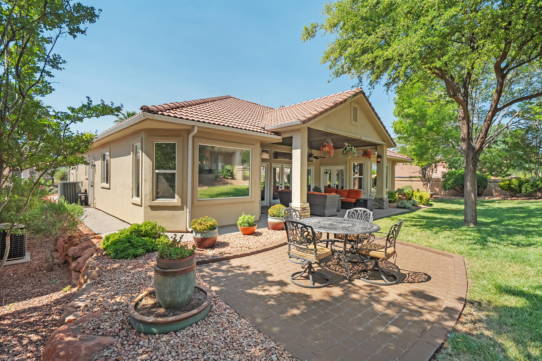LAS ENTRADAS VILLAGES AT GREEN SPRINGS - Residential