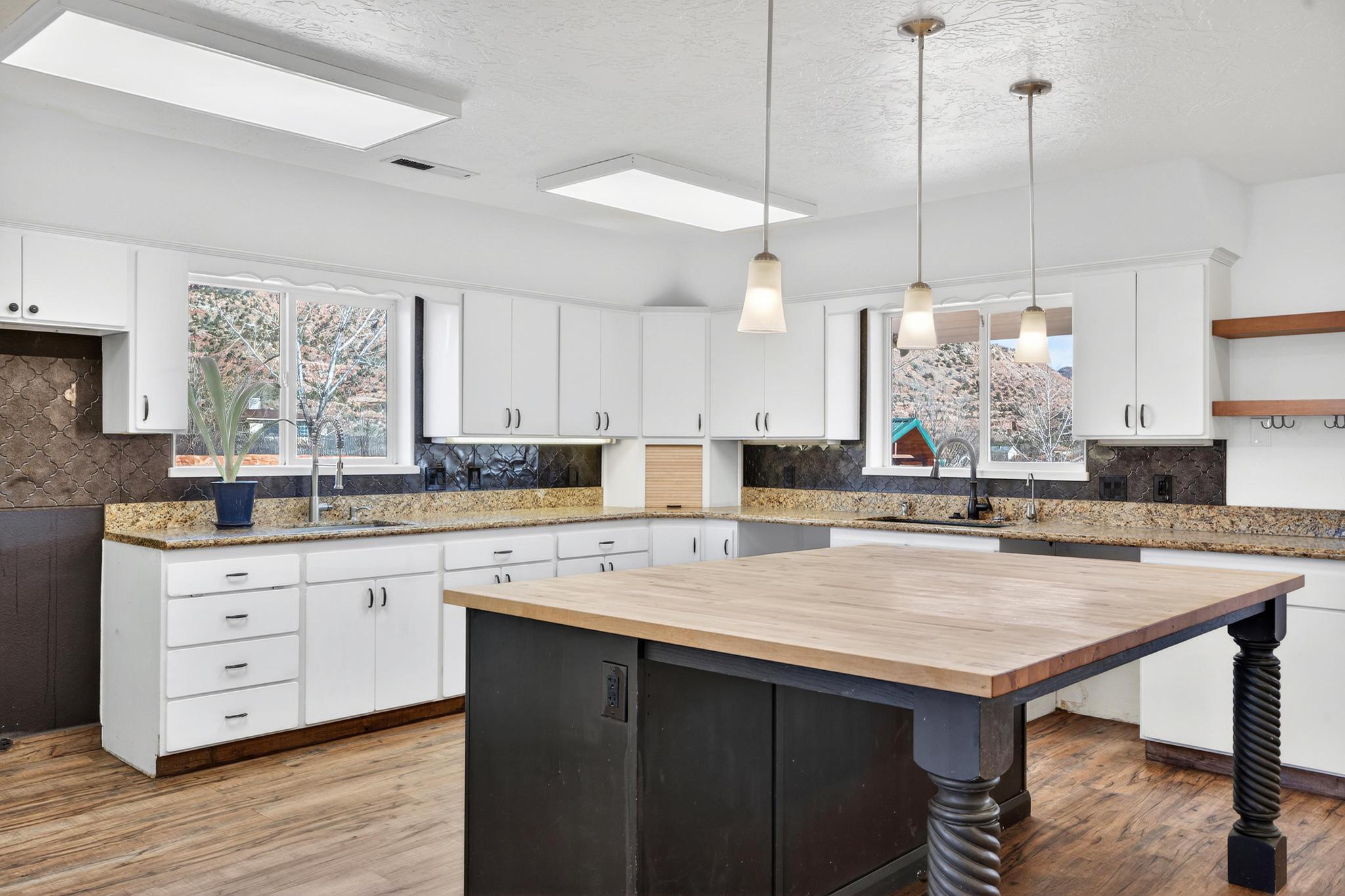 SHORT CREEK - Residential
