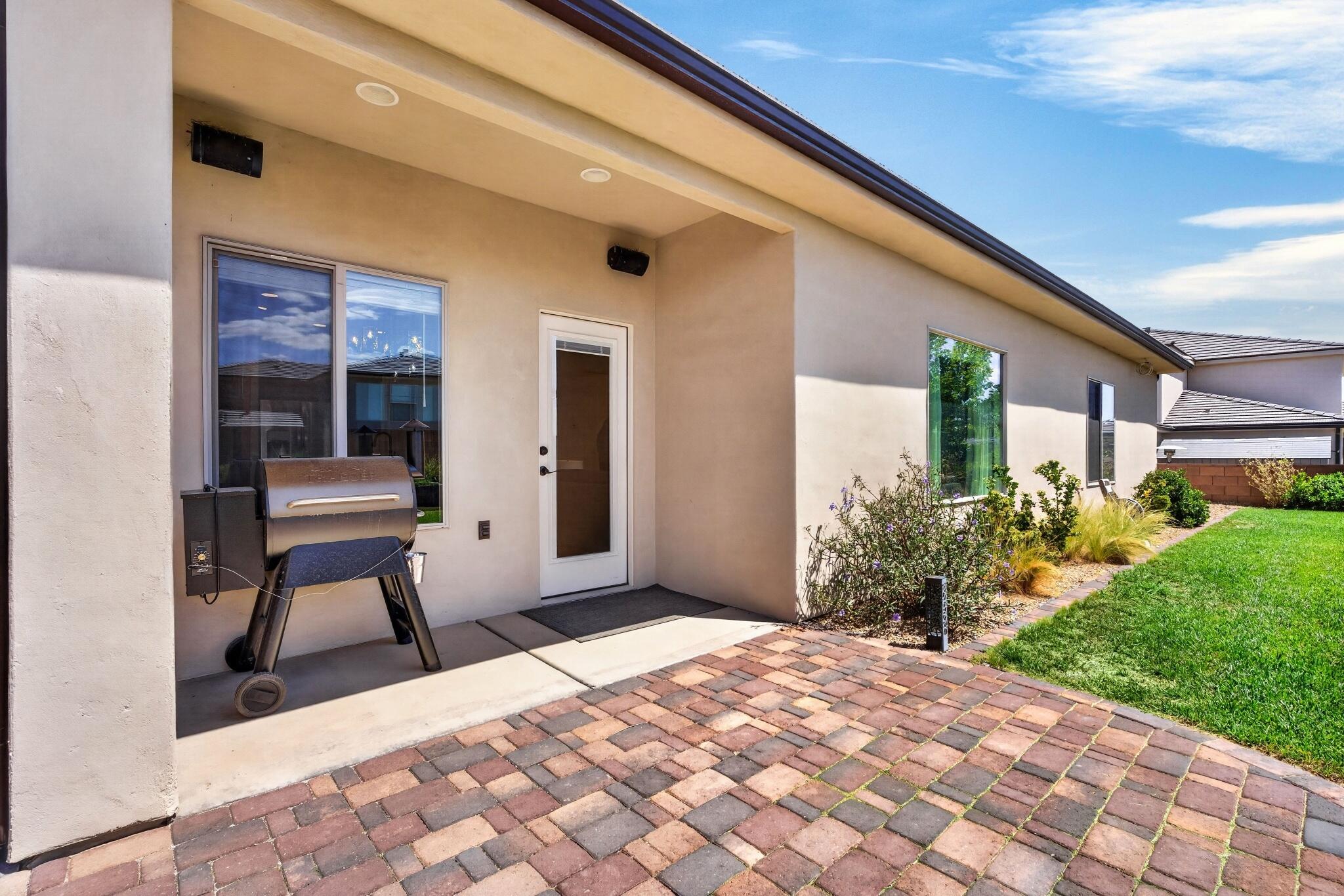SAGE CANYON - Residential