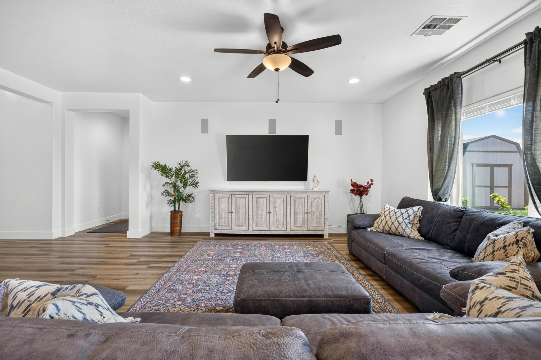 SAGE CANYON - Residential