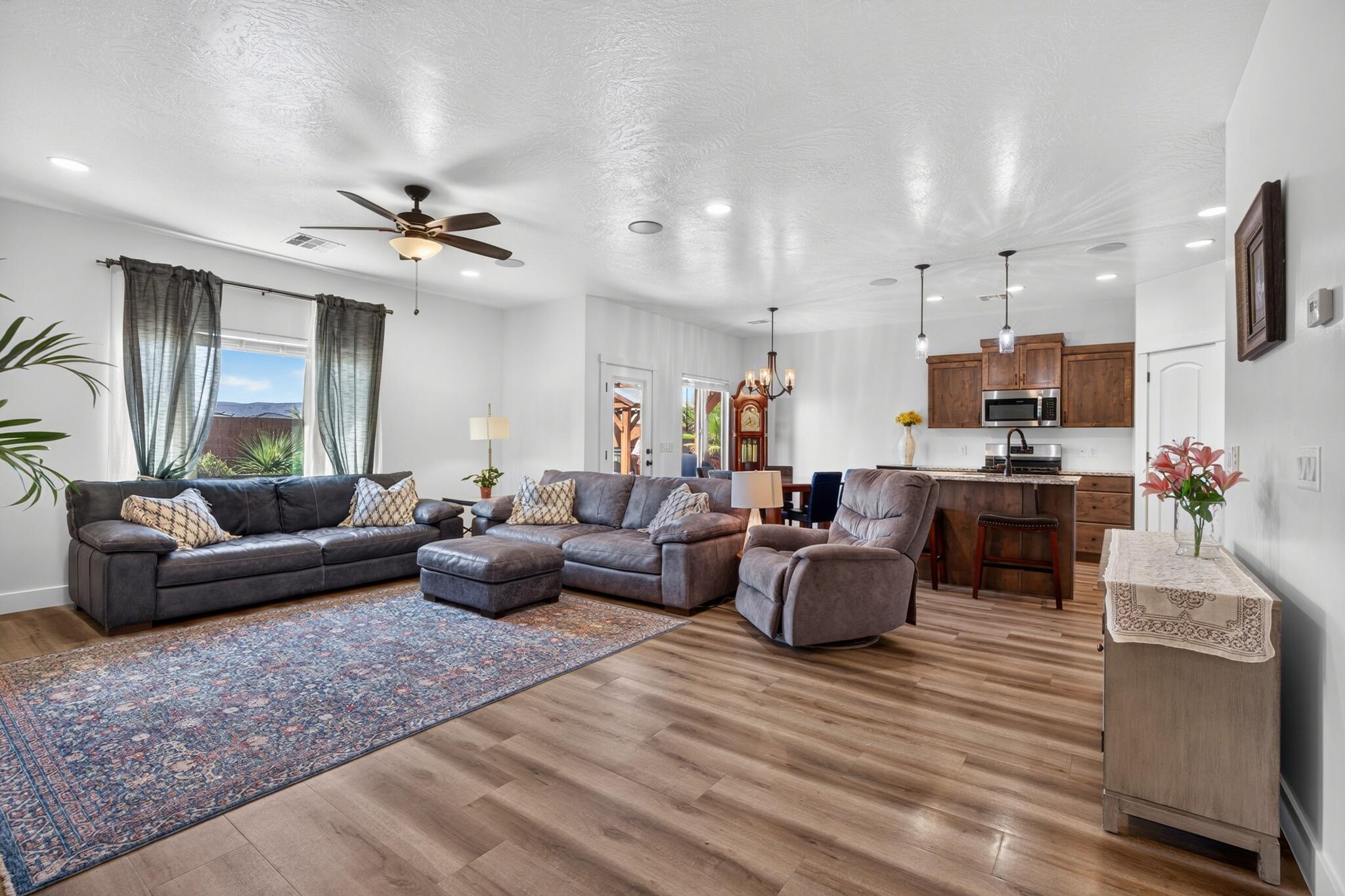 SAGE CANYON - Residential