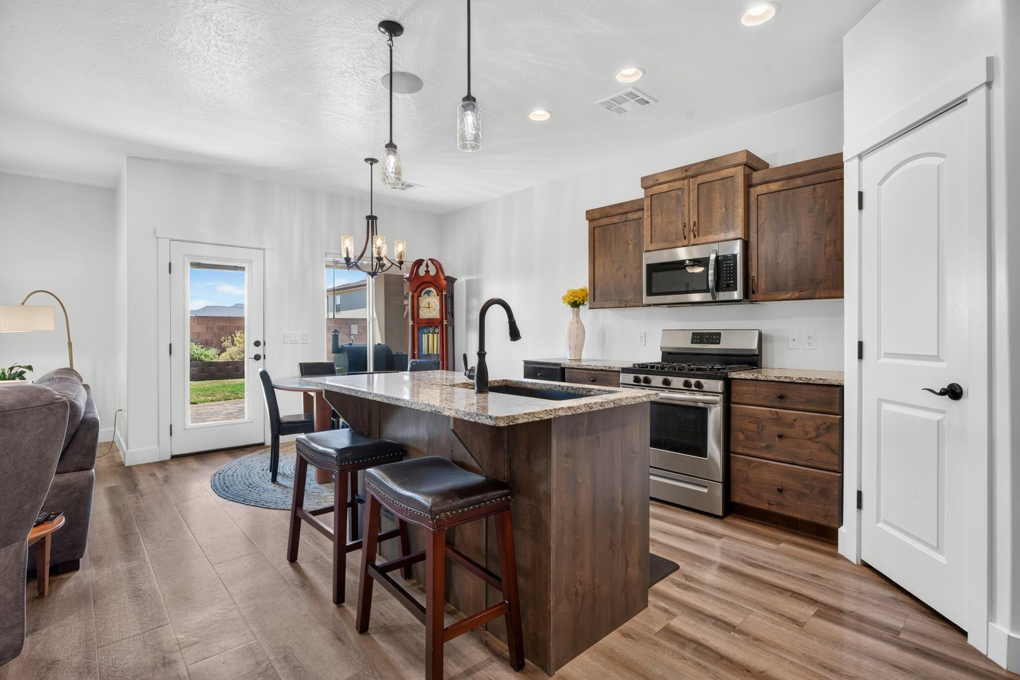 SAGE CANYON - Residential