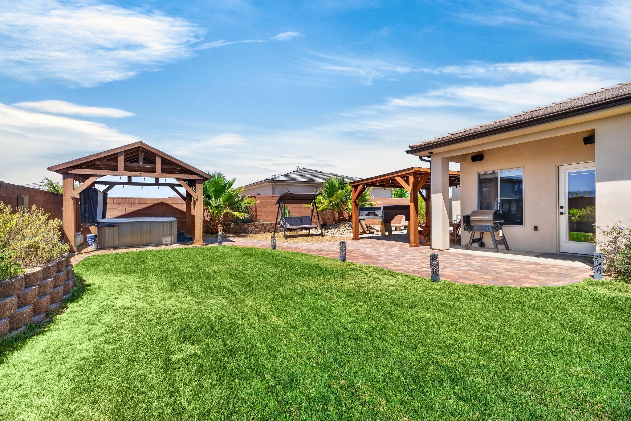 SAGE CANYON - Residential