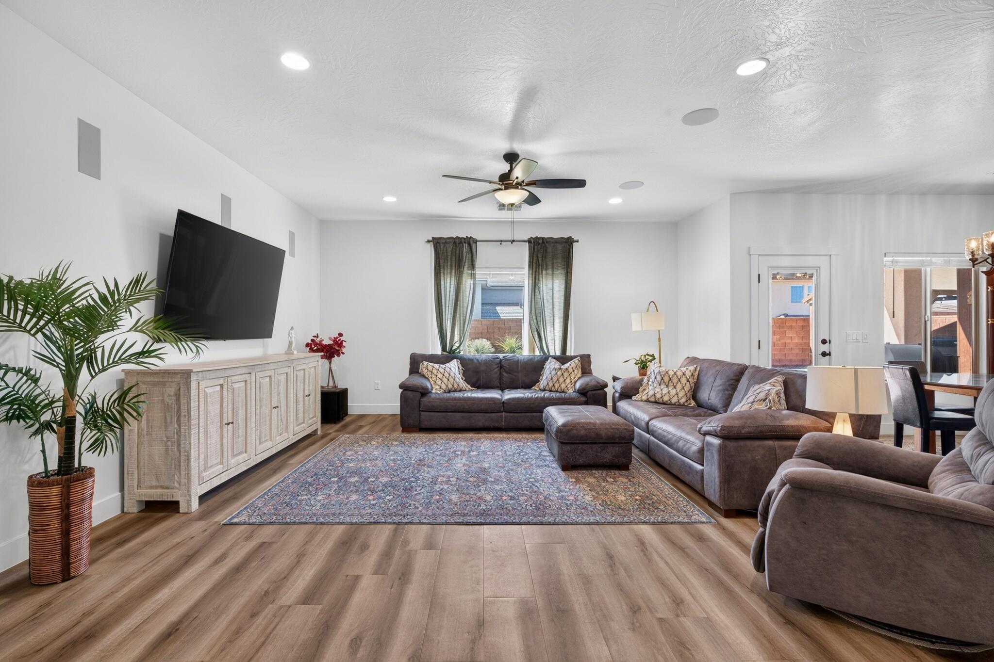 SAGE CANYON - Residential