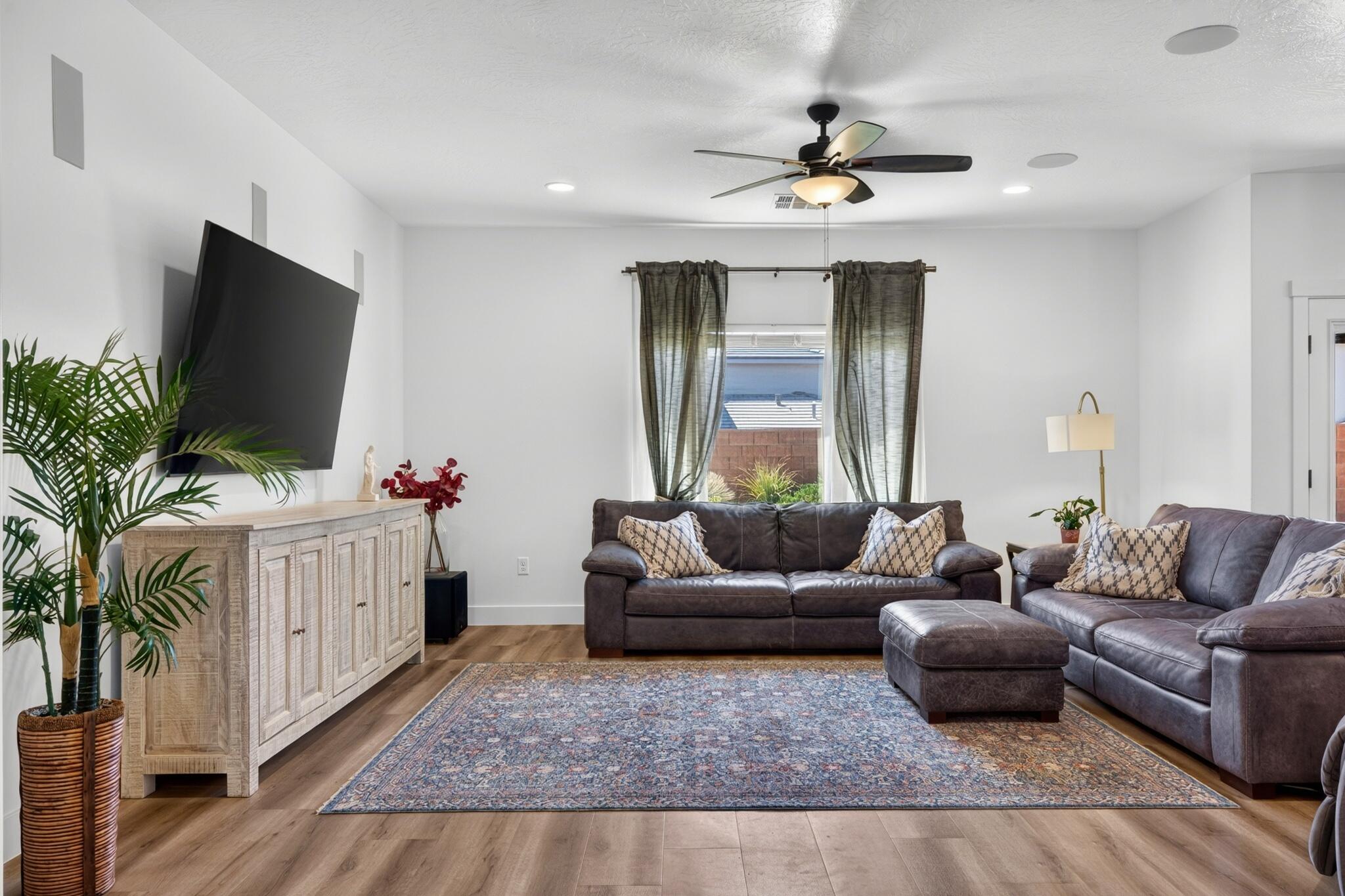 SAGE CANYON - Residential
