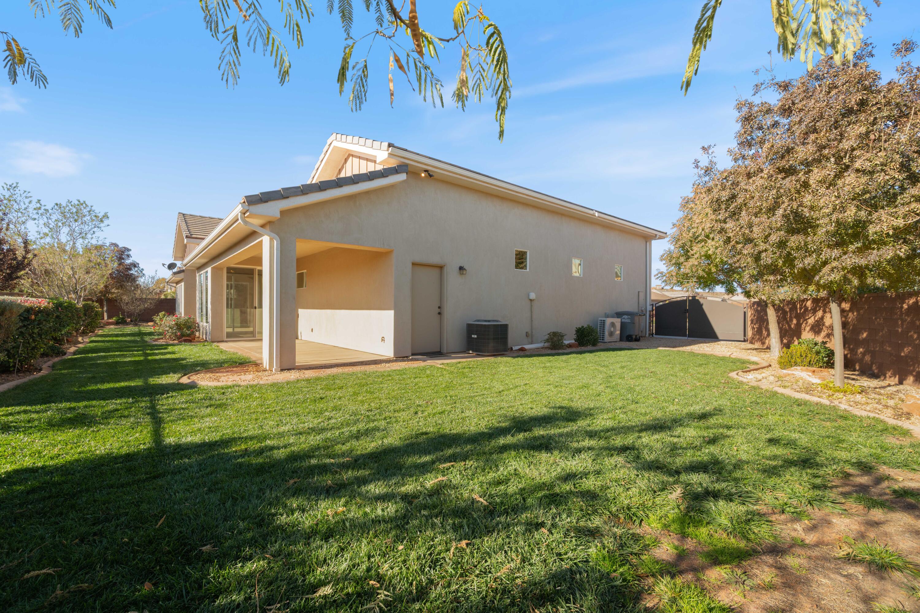 HOMESTEADS AT STUCKI FARMS - Residential