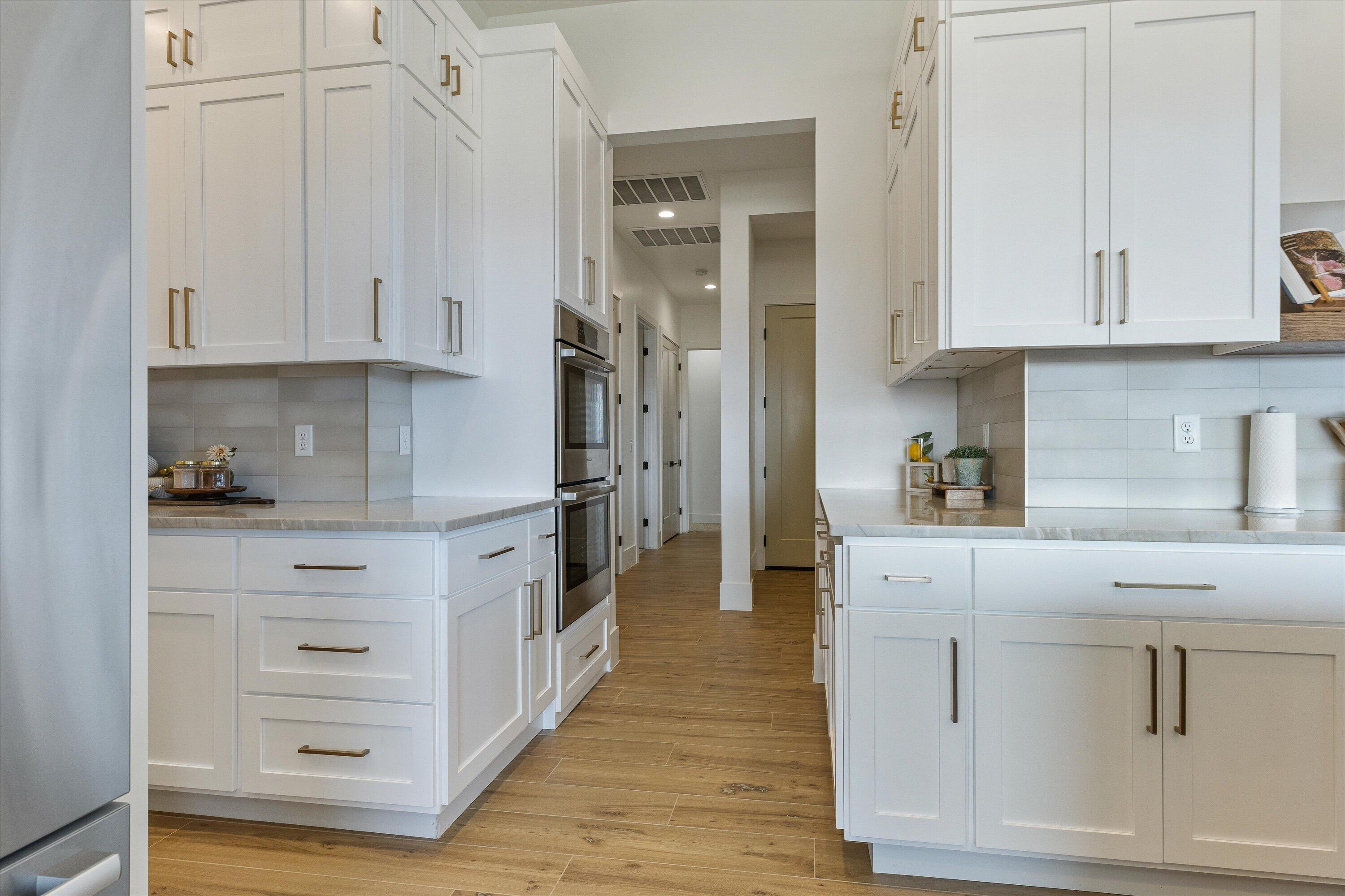 TONAQUINT COVE - Residential