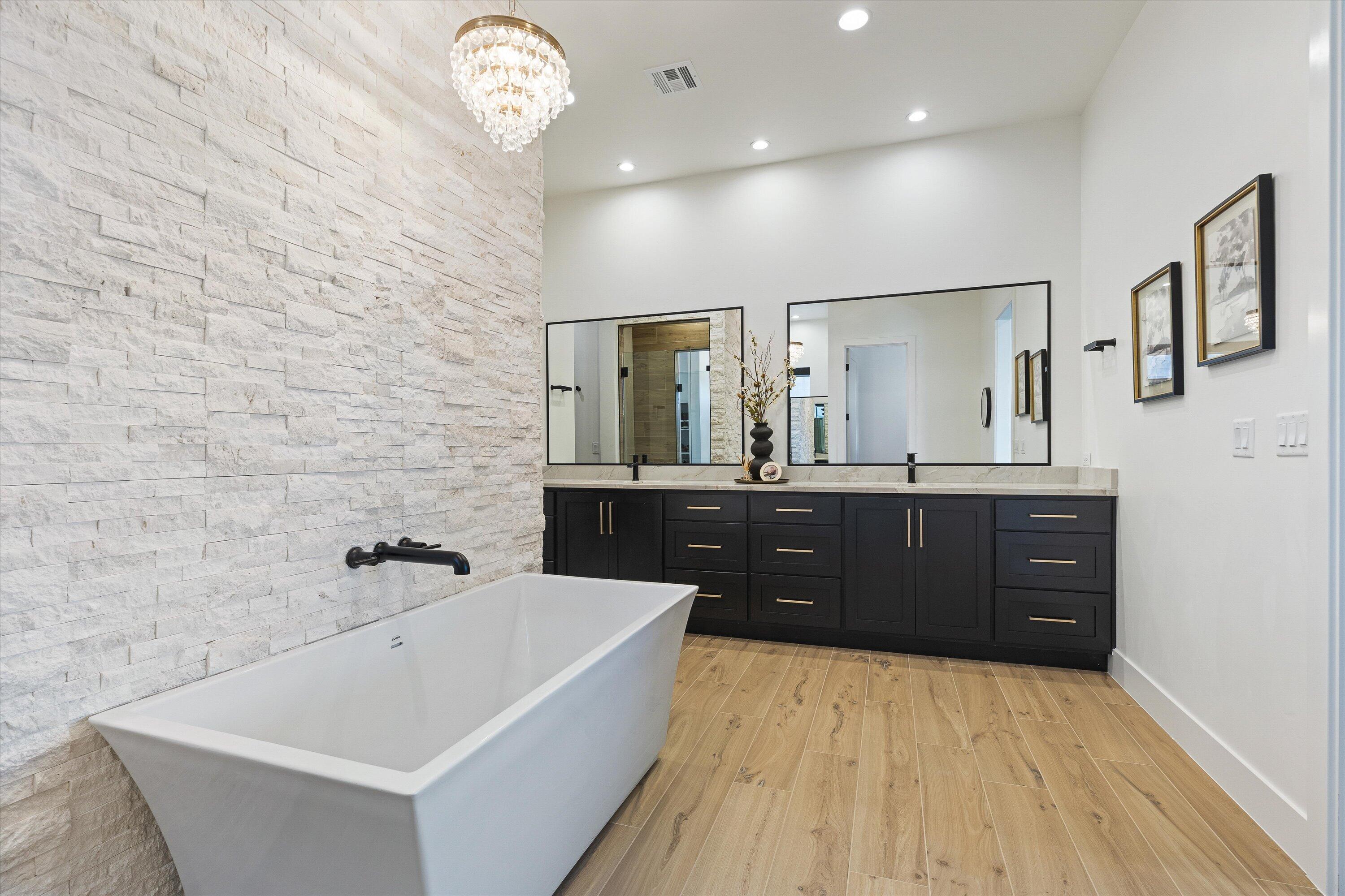 TONAQUINT COVE - Residential