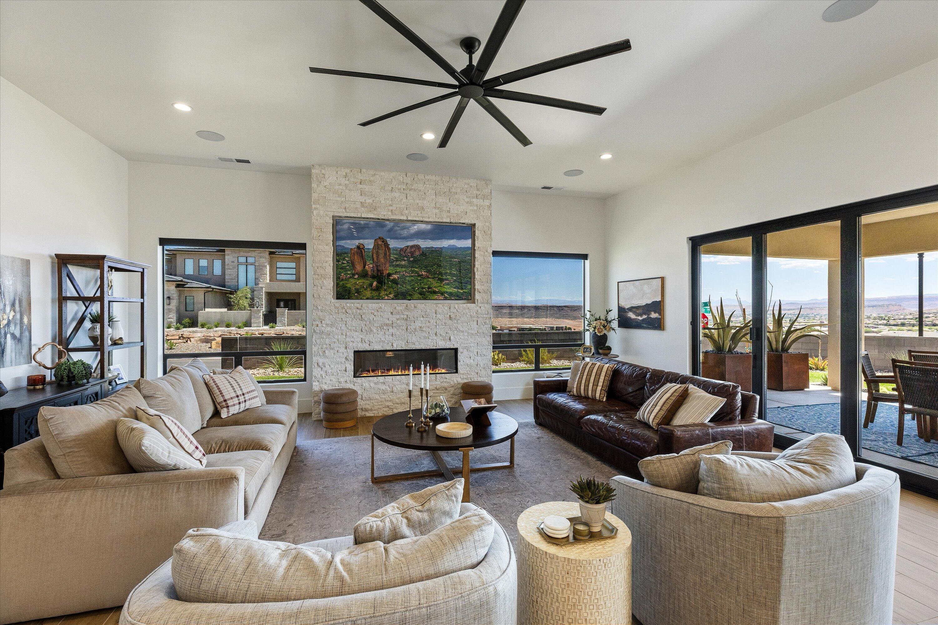 TONAQUINT COVE - Residential