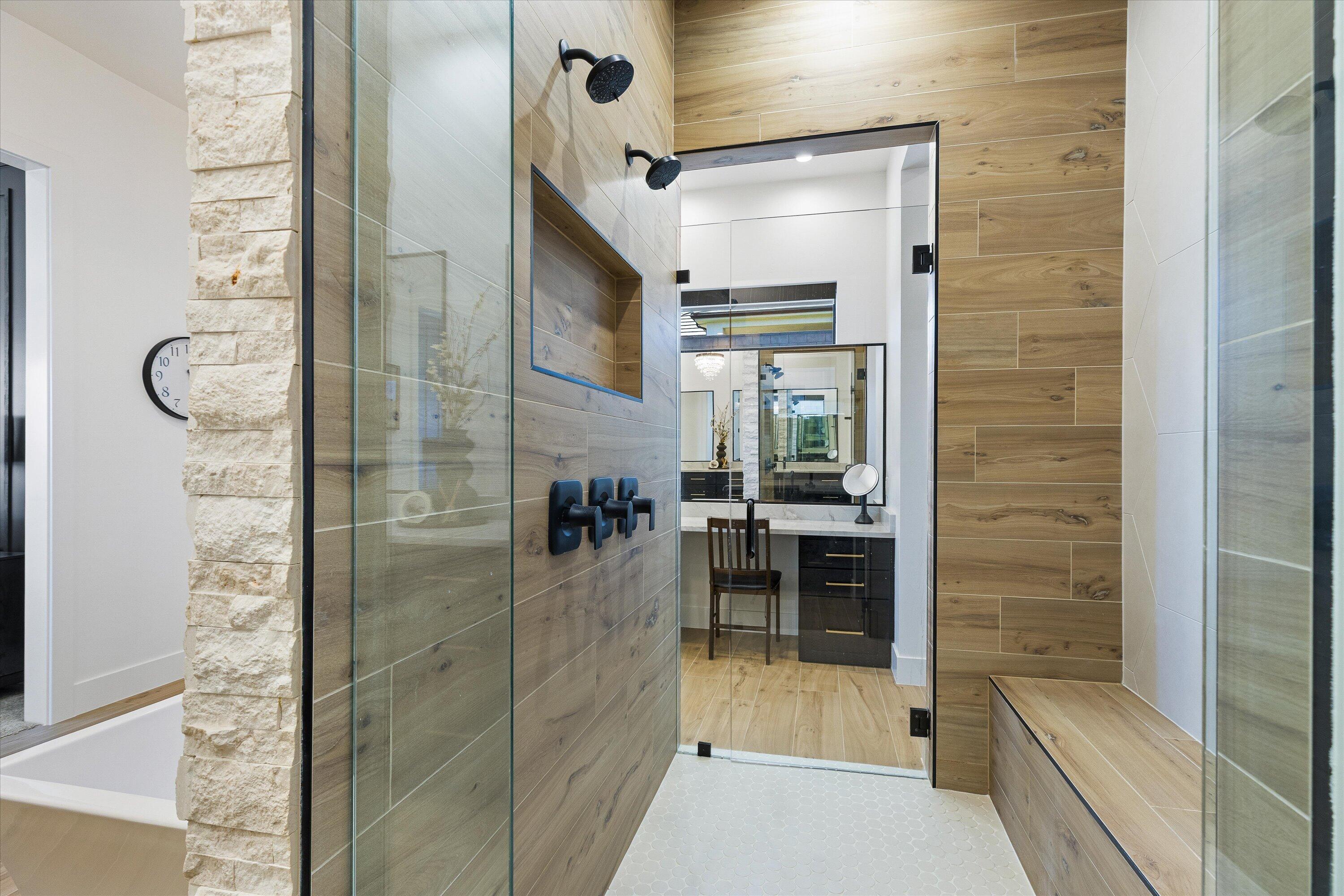 TONAQUINT COVE - Residential